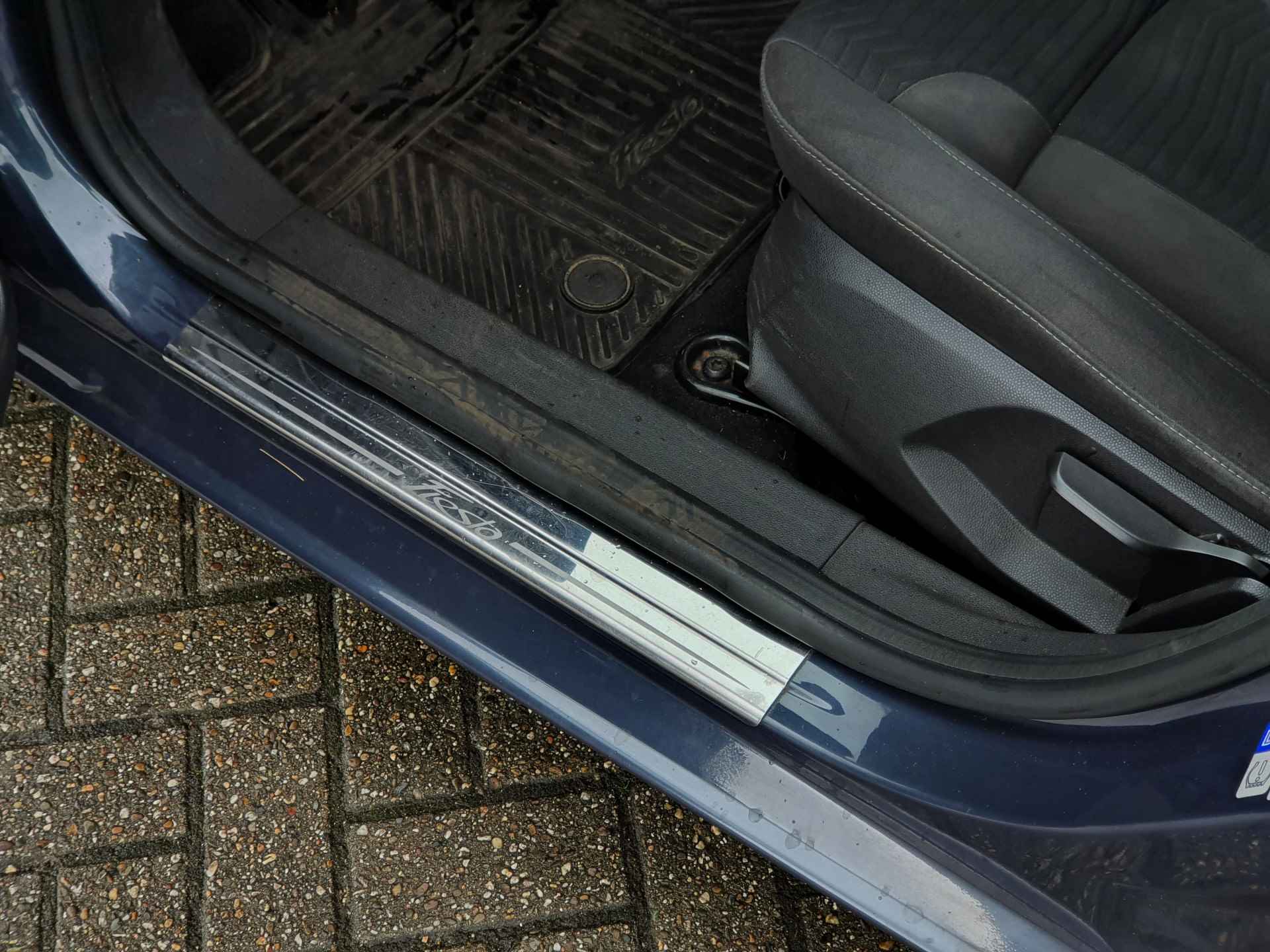 Ford Fiesta 1.0 EcoBoost Titanium | Stoelverwarming | Navigatie | Voorruitverwarming | Cruise Control - 20/33