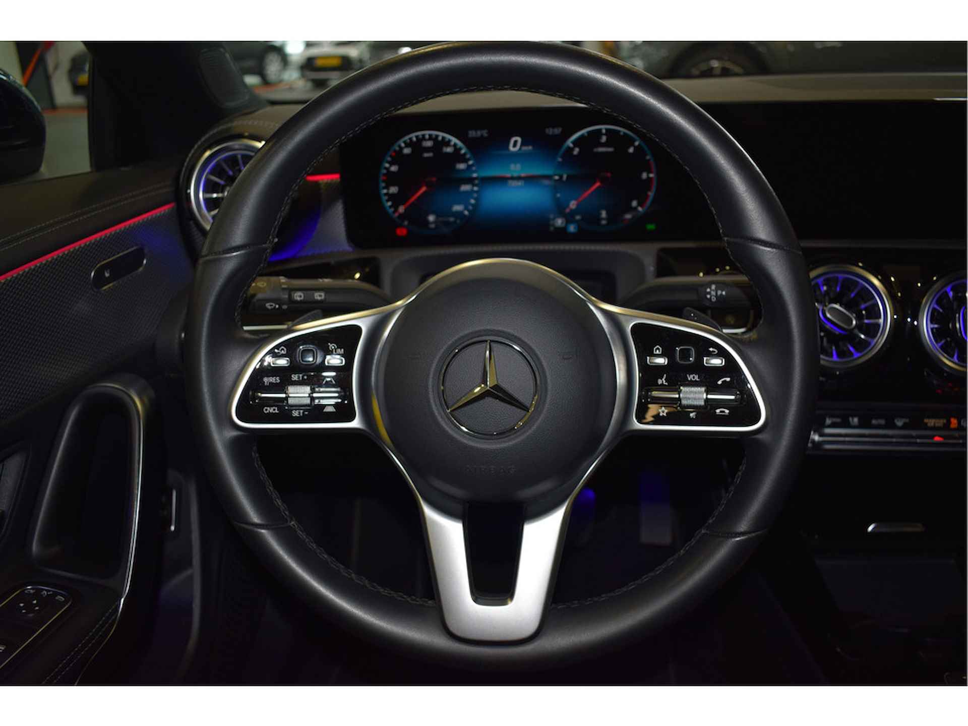 Mercedes-Benz CLA-klasse Shooting Brake 200 d Business Solution Luxury PANO | LEDER | TRE - 19/35