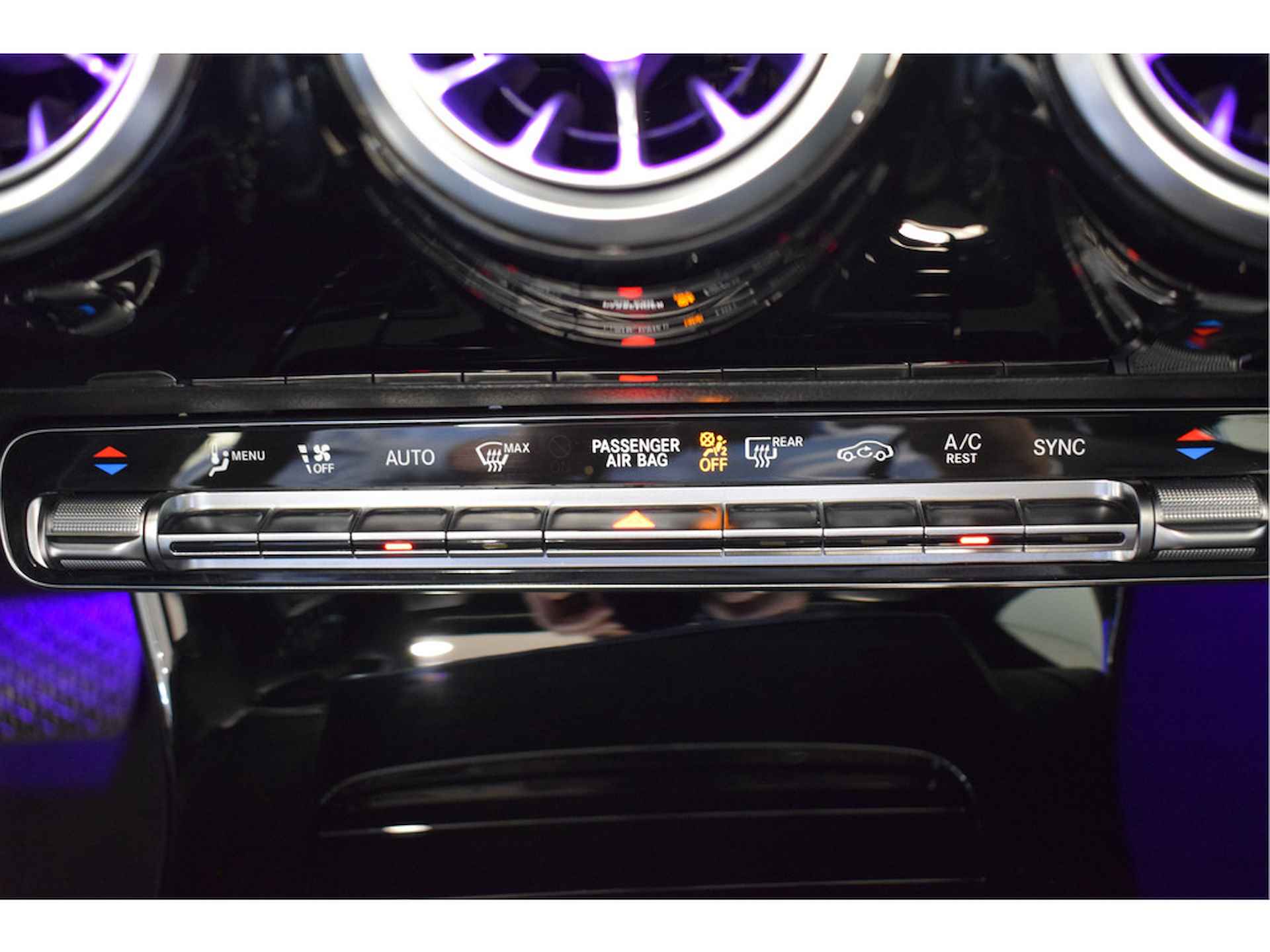 Mercedes-Benz CLA-klasse Shooting Brake 200 d Business Solution Luxury PANO | LEDER | TRE - 28/35