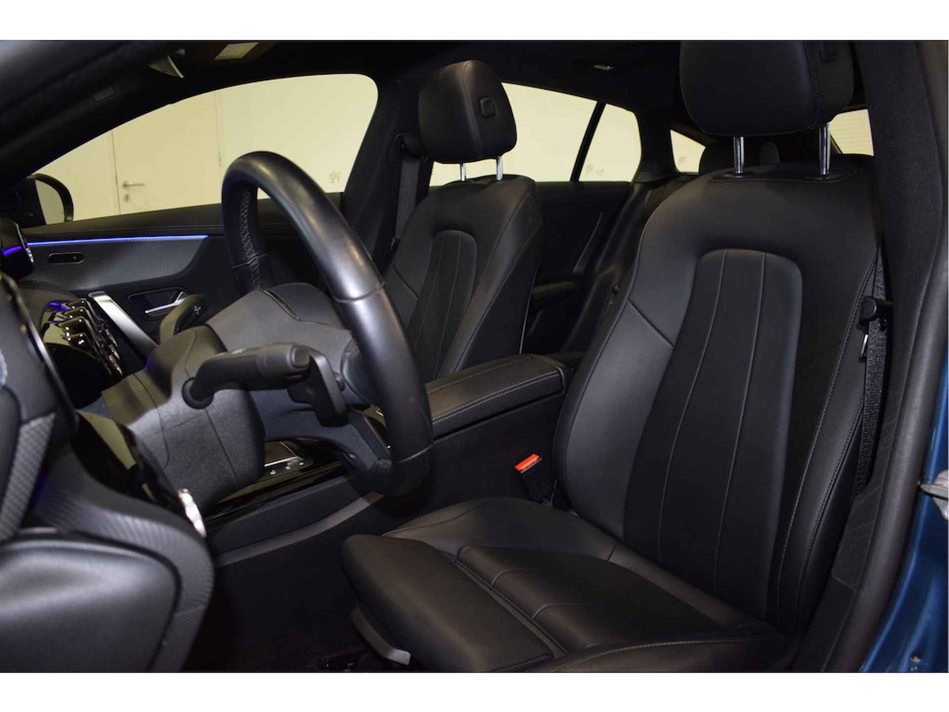 Mercedes-Benz CLA-klasse Shooting Brake 200 d Business Solution Luxury PANO | LEDER | TRE - 30/35