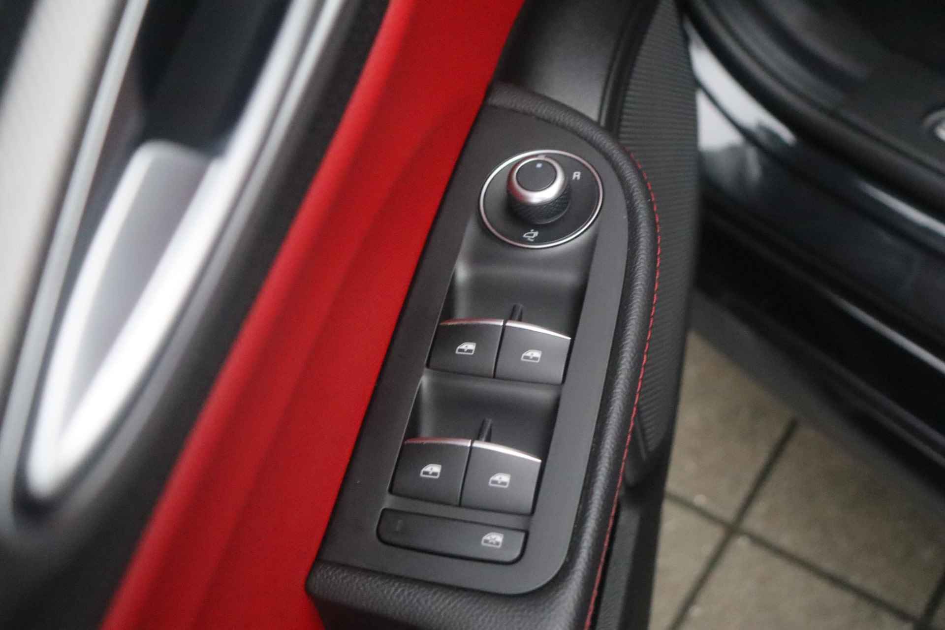 Alfa Romeo Giulia 2.0T Super / Automaat / Navigatie / Stuur-Stoelverwarming / Camera / 19'' velgen - 11/55