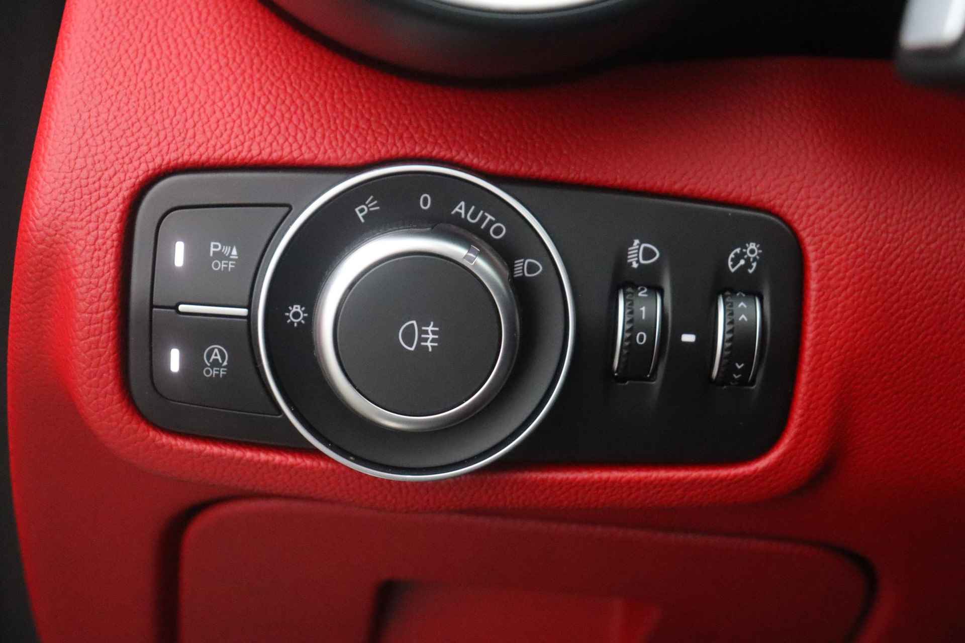 Alfa Romeo Giulia 2.0T Super / Automaat / Navigatie / Stuur-Stoelverwarming / Camera / 19'' velgen - 12/55