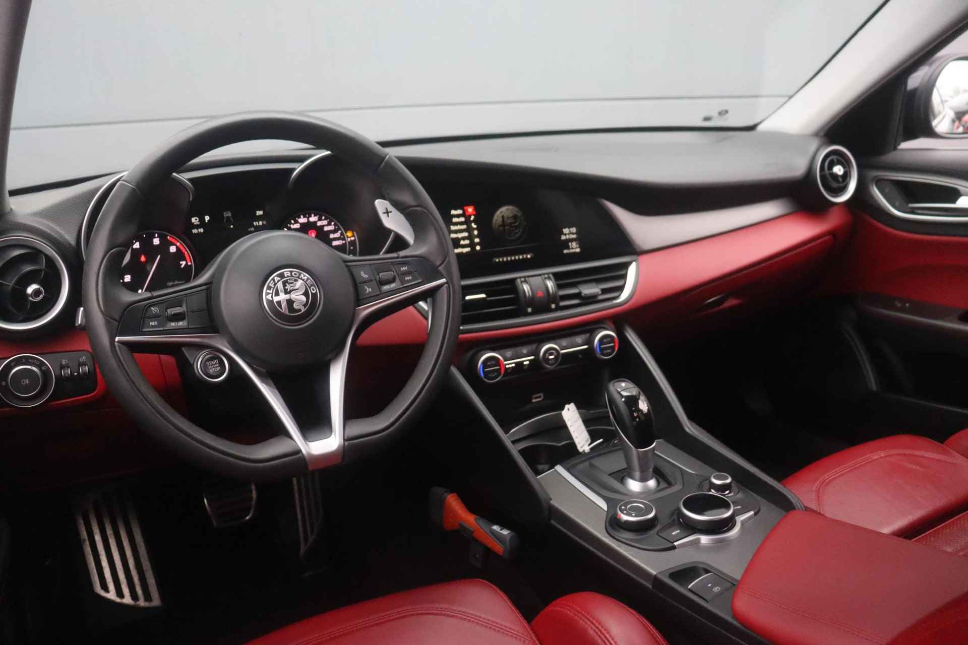 Alfa Romeo Giulia 2.0T Super / Automaat / Navigatie / Stuur-Stoelverwarming / Camera / 19'' velgen - 3/55