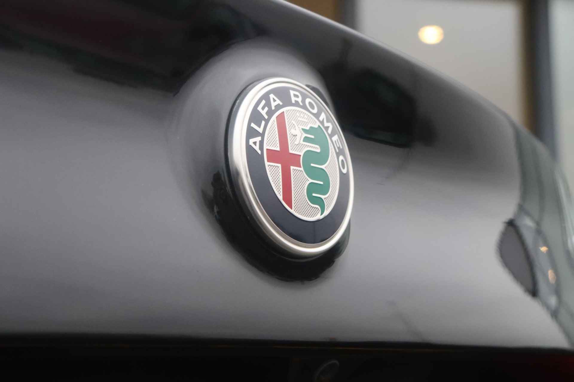 Alfa Romeo Giulia 2.0T Super / Automaat / Navigatie / Stuur-Stoelverwarming / Camera / 19'' velgen - 7/55