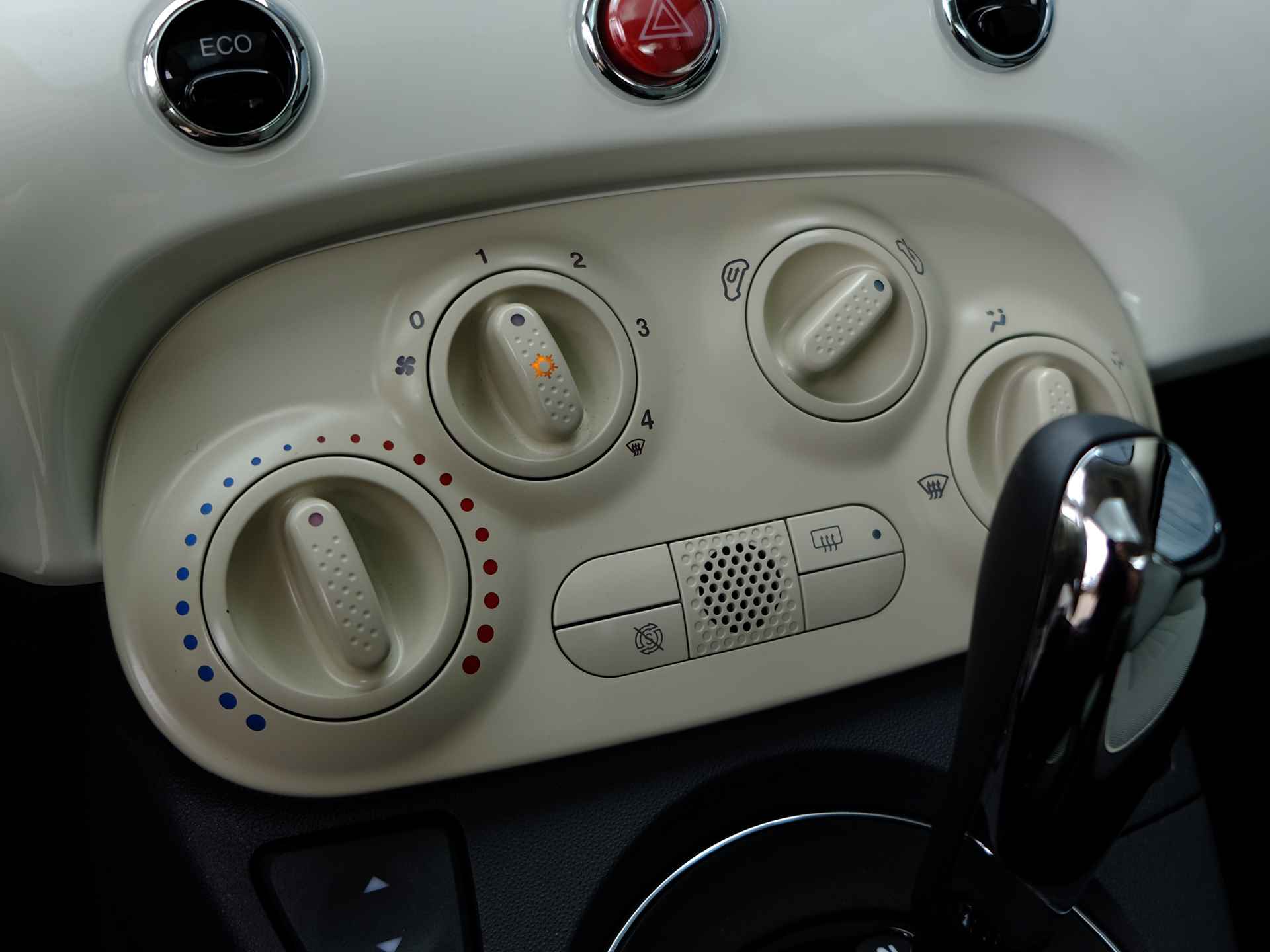Fiat 500 0.9 85pk Lounge Automaat | Pano dak | Airco | Bluetooth - 13/18
