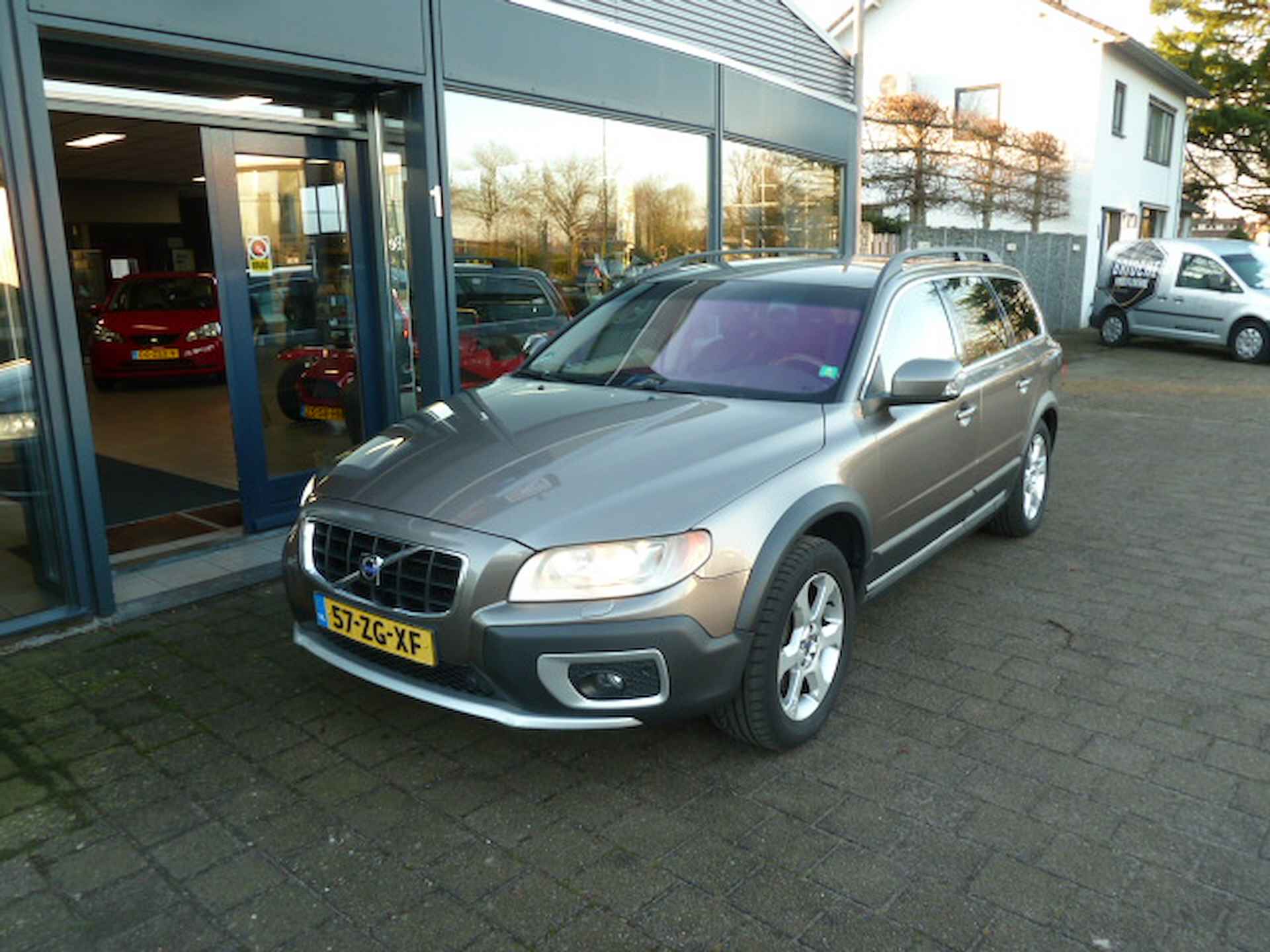 Volvo XC70 2.4D D5 136KW AWD AUT Summum - 2/41