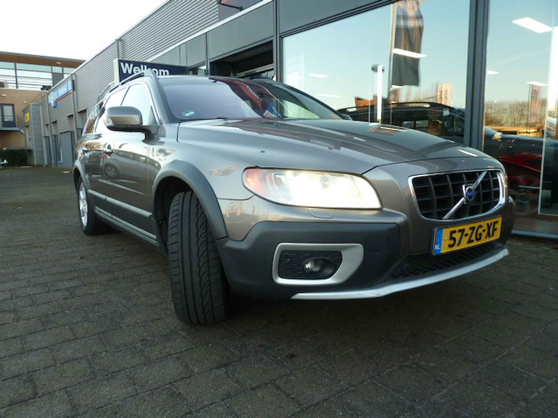 Volvo XC70 2.4D D5 136KW AWD AUT Summum - 35/41