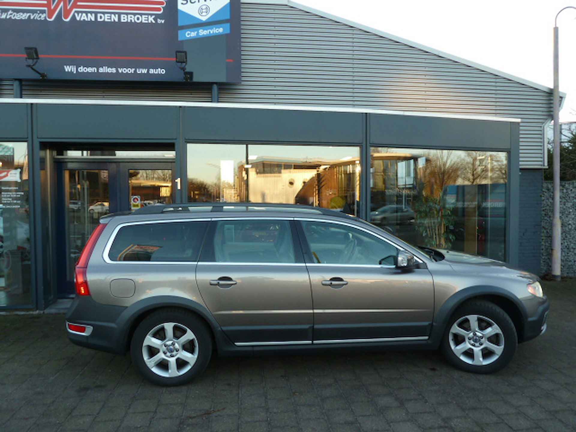 Volvo XC70 2.4D D5 136KW AWD AUT Summum - 36/41