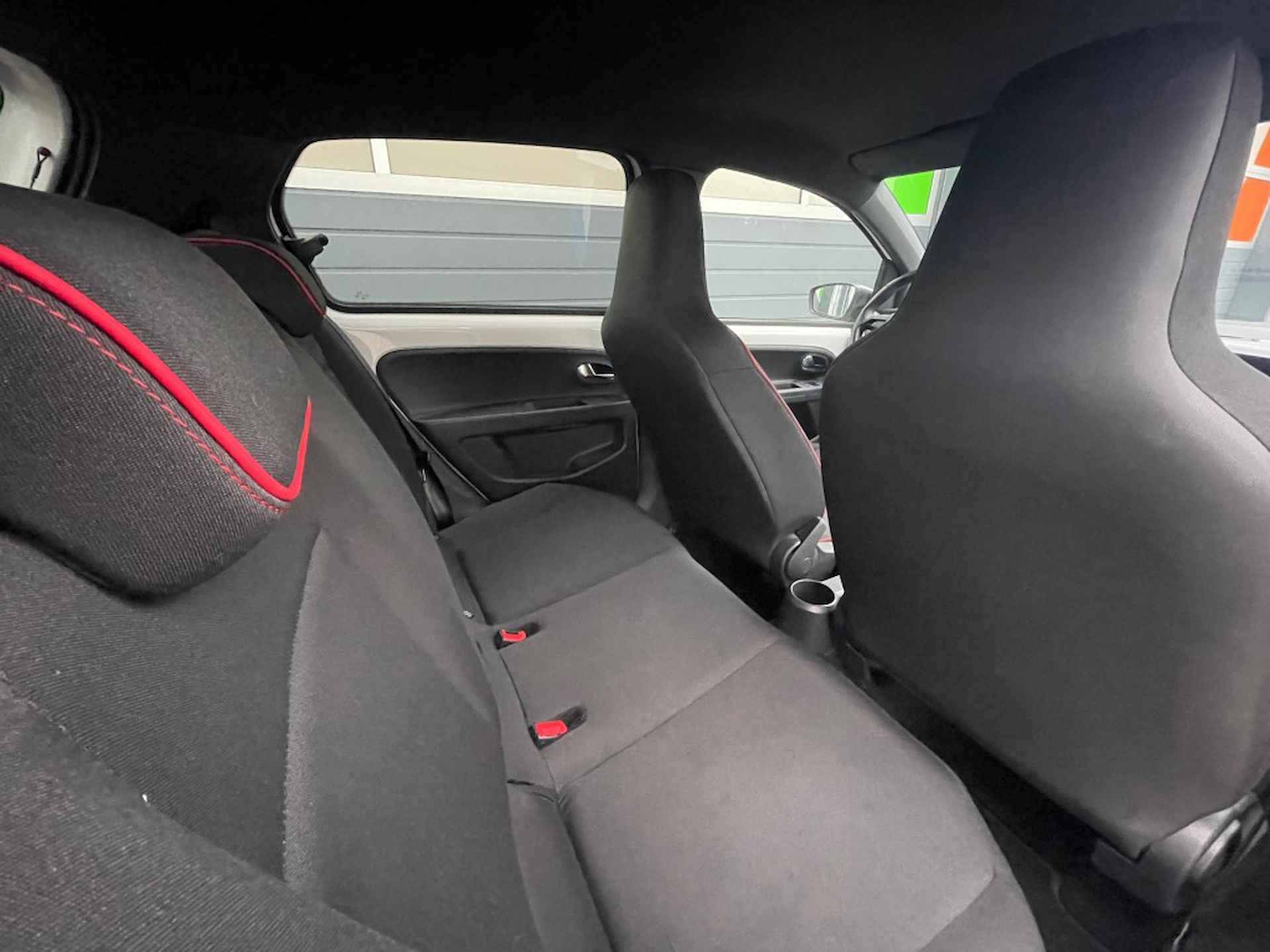 SEAT Mii 1.0 FR CONNECT / SPORTSTUUR / SPORTSTOELEN - 17/24