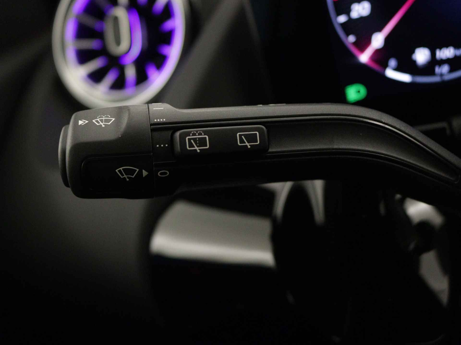 Mercedes-Benz B-Klasse 180 AMG Line | Nightpakket | Premium pakket | EASY PACK achterklep | USB-pakket plus | MBUX augmented reality voor navigatie | Sfeerverlichting | Zitcomfortpakket | - 6/35