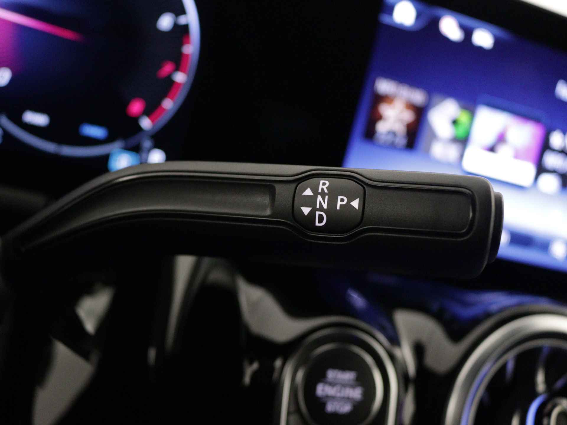 Mercedes-Benz B-Klasse 180 AMG Line | Nightpakket | Premium pakket | EASY PACK achterklep | USB-pakket plus | MBUX augmented reality voor navigatie | Sfeerverlichting | Zitcomfortpakket | - 17/35