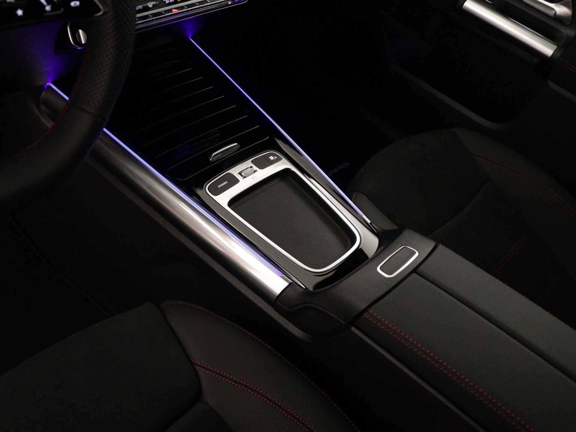 Mercedes-Benz B-Klasse 180 AMG Line | Nightpakket | Premium pakket | EASY PACK achterklep | USB-pakket plus | MBUX augmented reality voor navigatie | Sfeerverlichting | Zitcomfortpakket | - 26/35