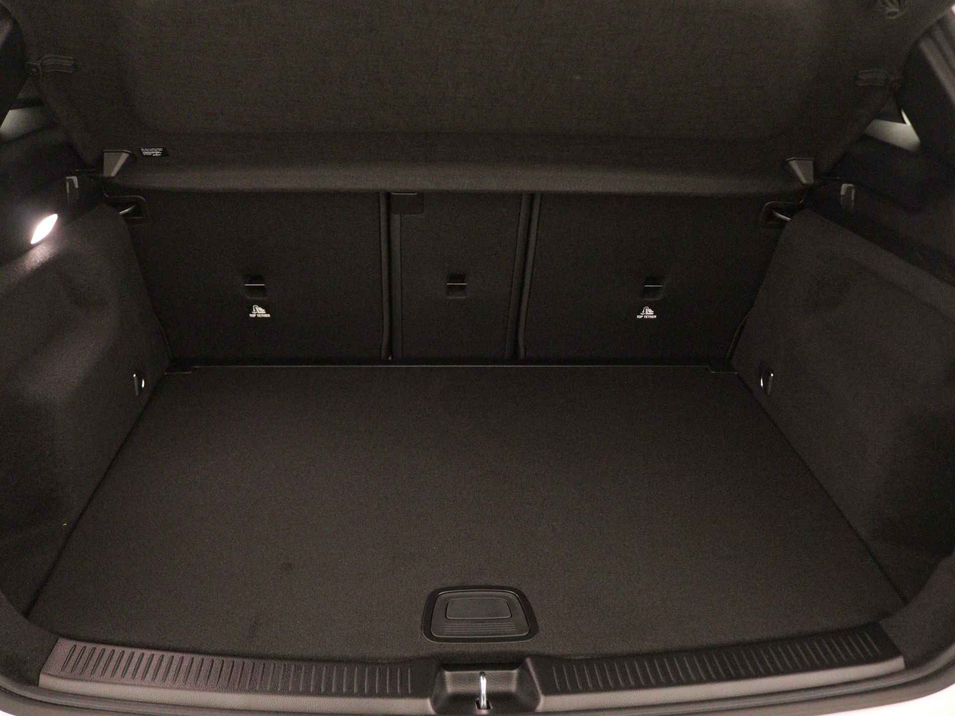 Mercedes-Benz B-Klasse 180 AMG Line | Nightpakket | Premium pakket | EASY PACK achterklep | USB-pakket plus | MBUX augmented reality voor navigatie | Sfeerverlichting | Zitcomfortpakket | - 31/35