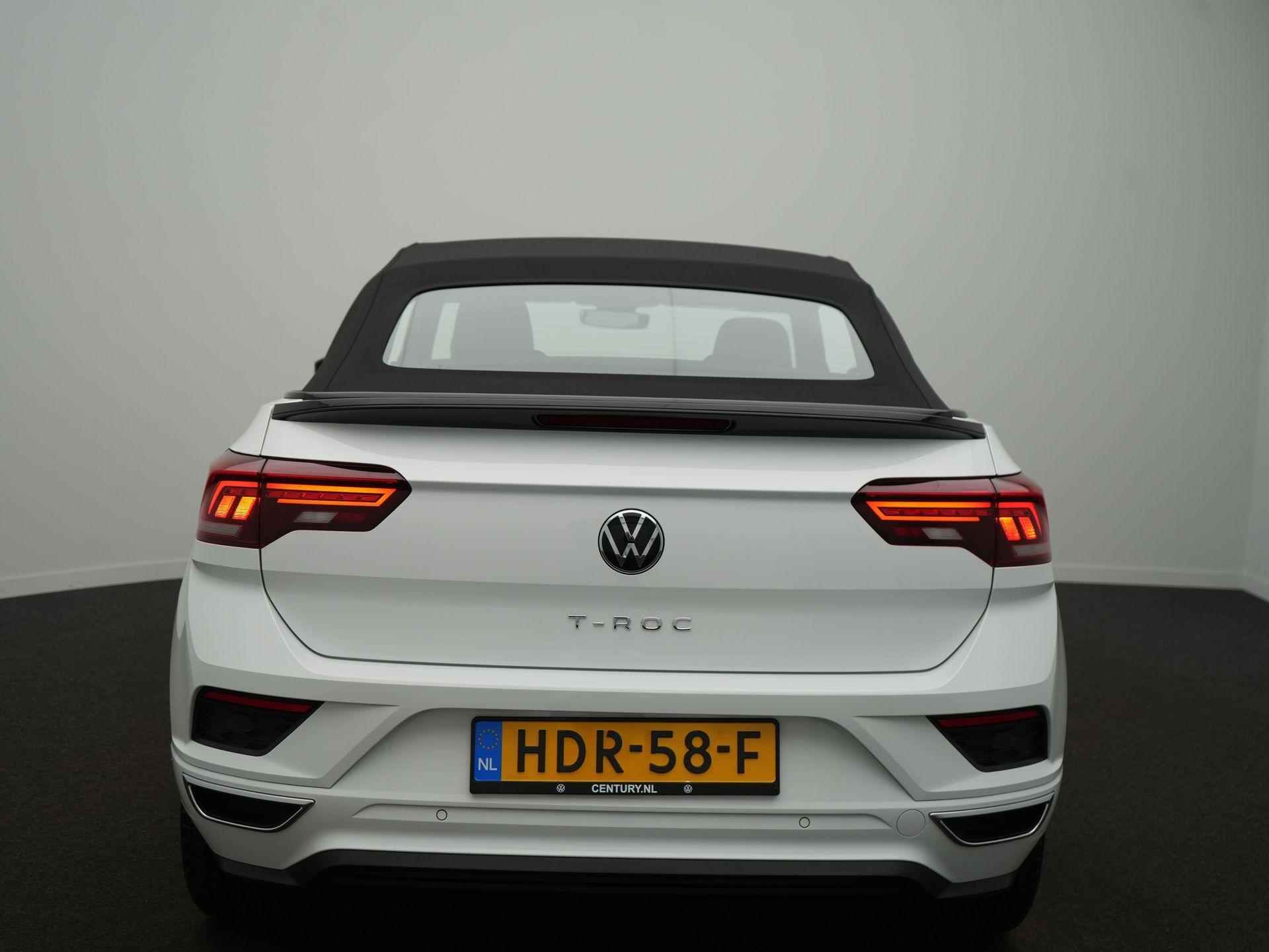 Volkswagen T-Roc Cabrio 1.5 TSI R-Line Navigatie - Camera - Automaat - Stoelverwarming - 14/55