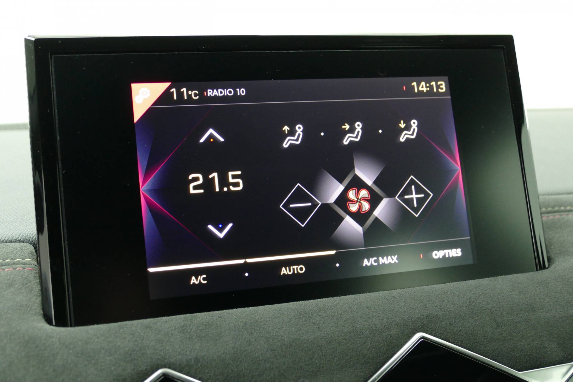 DS DS 3 Crossback 1.2 PureTech Performance Line Bi-Tone. Stoelverw, Carplay/Android, Clima, Cruise, Led, 17"LMV, PDC V+A - 37/54
