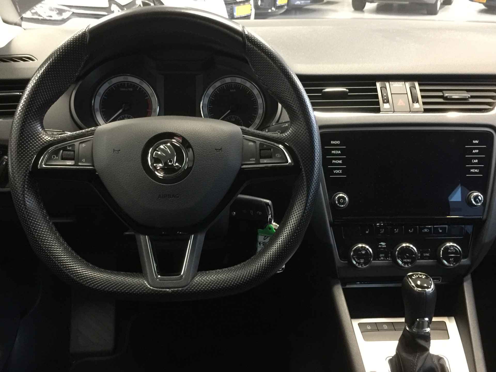 Škoda Octavia Combi 1.0 TSI I Business upgrade I HALF LEER I STOEL VERW I - 25/43