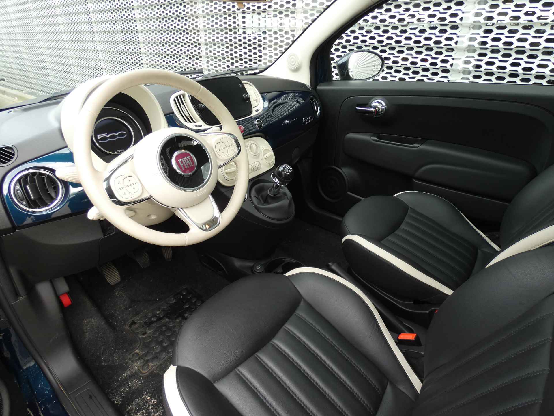 Fiat 500 1.0 Hybrid Dolcevita ! Panoramadak | Leder | Navigatie | Parkeerhulp ! - 8/28