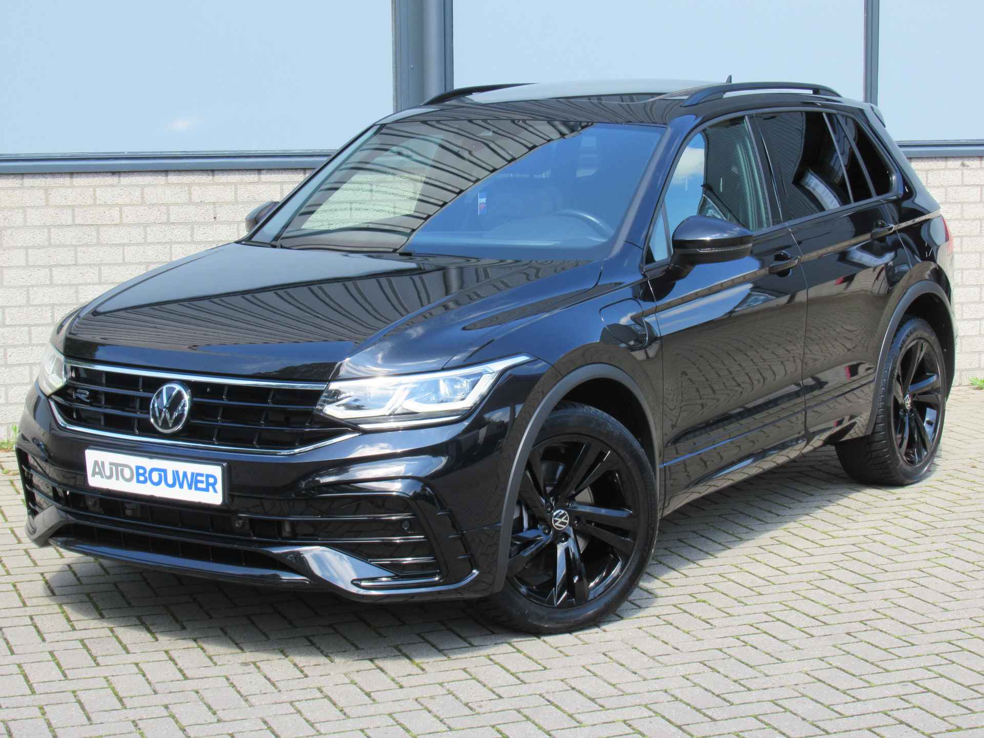 Volkswagen Tiguan 1.4 TSI eHybrid 245 PK R-Line 1e eigen | BTW | dealer onderh | panodak | navi | black edition - 2/36