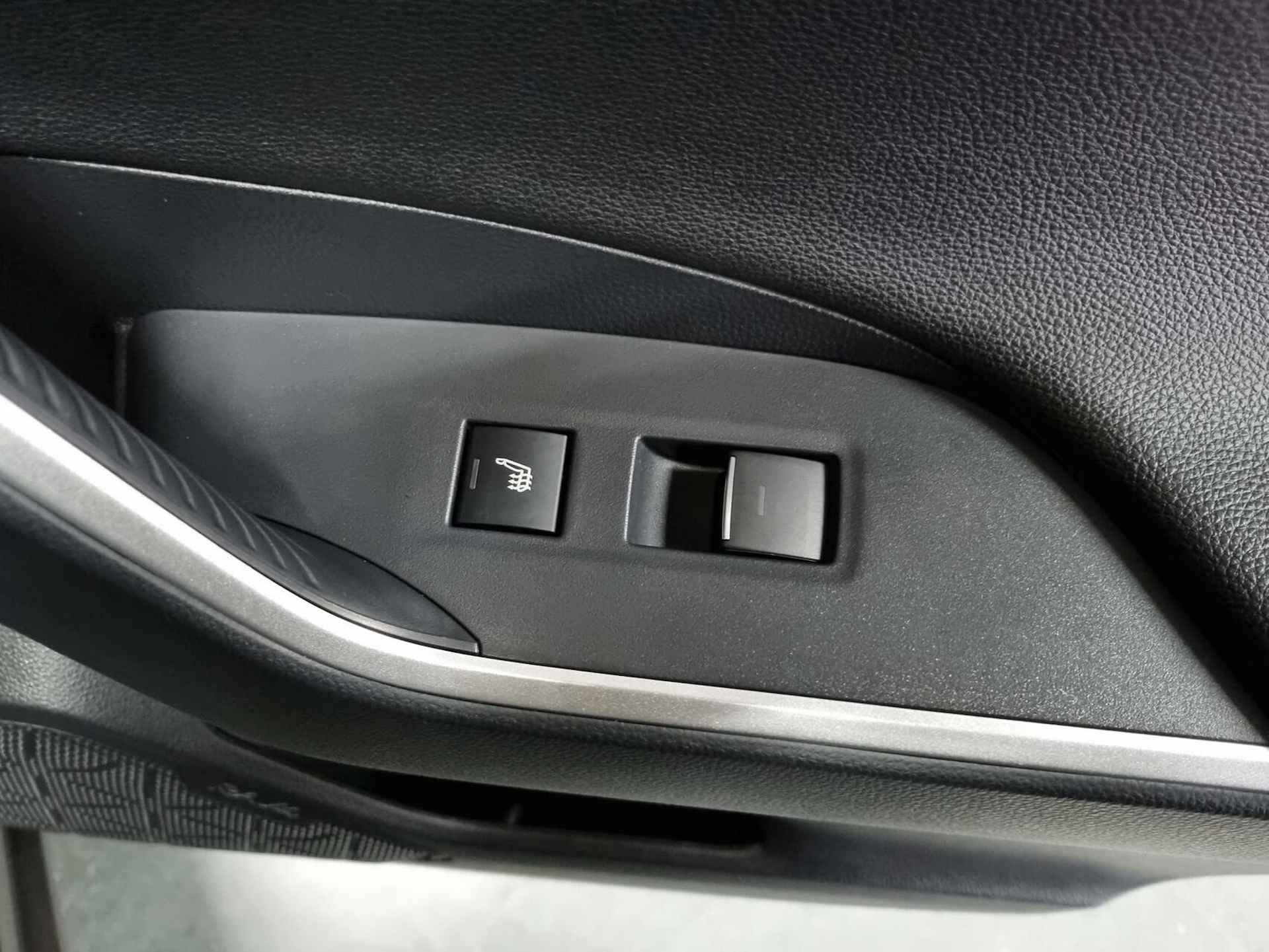 Toyota RAV4 2.5 Plug-in Hybrid AWD Bi-Tone Plus / HUD / 360 gr. Cam / NAV - 30/82