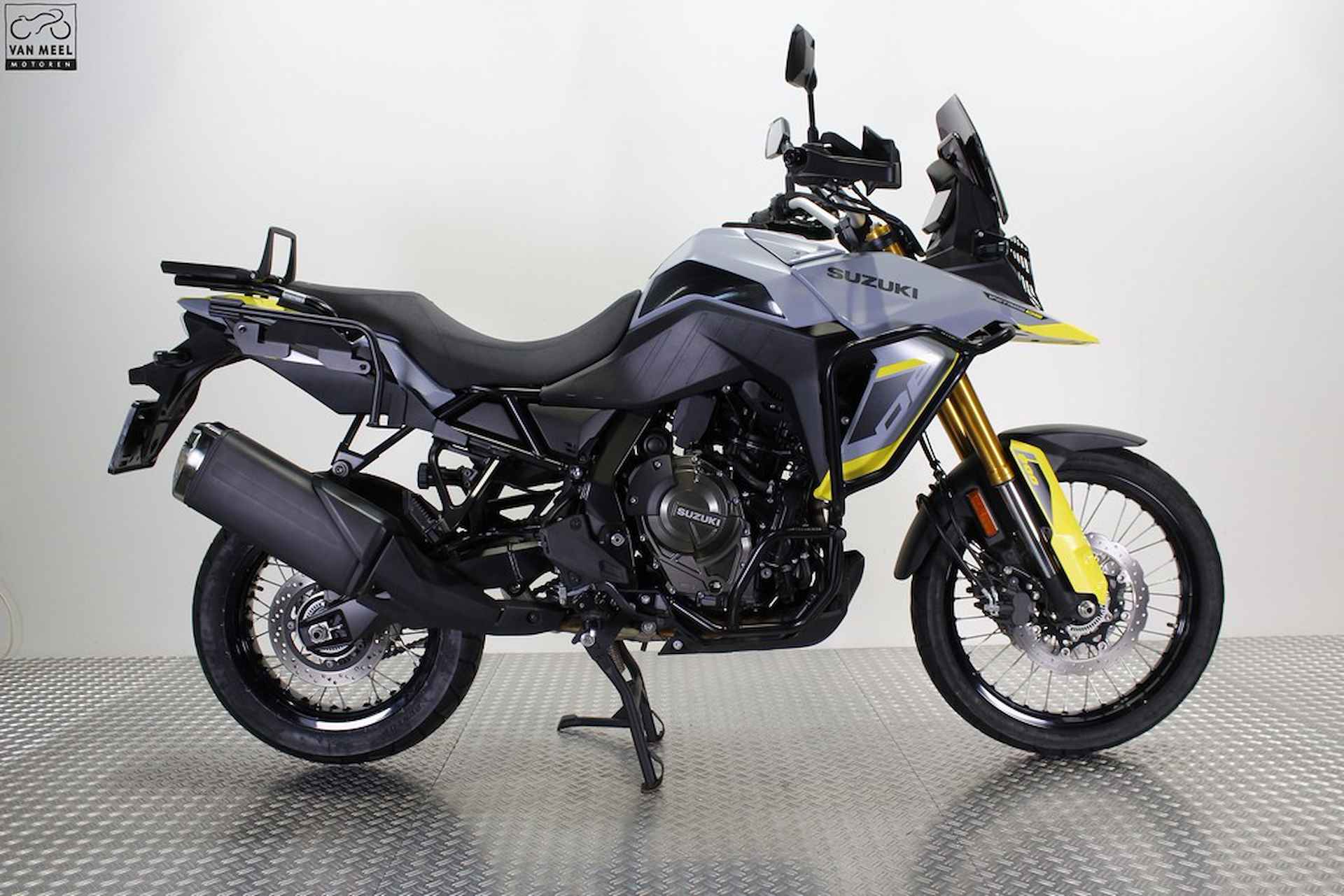 Suzuki V-Strom 800 DE - 1/16