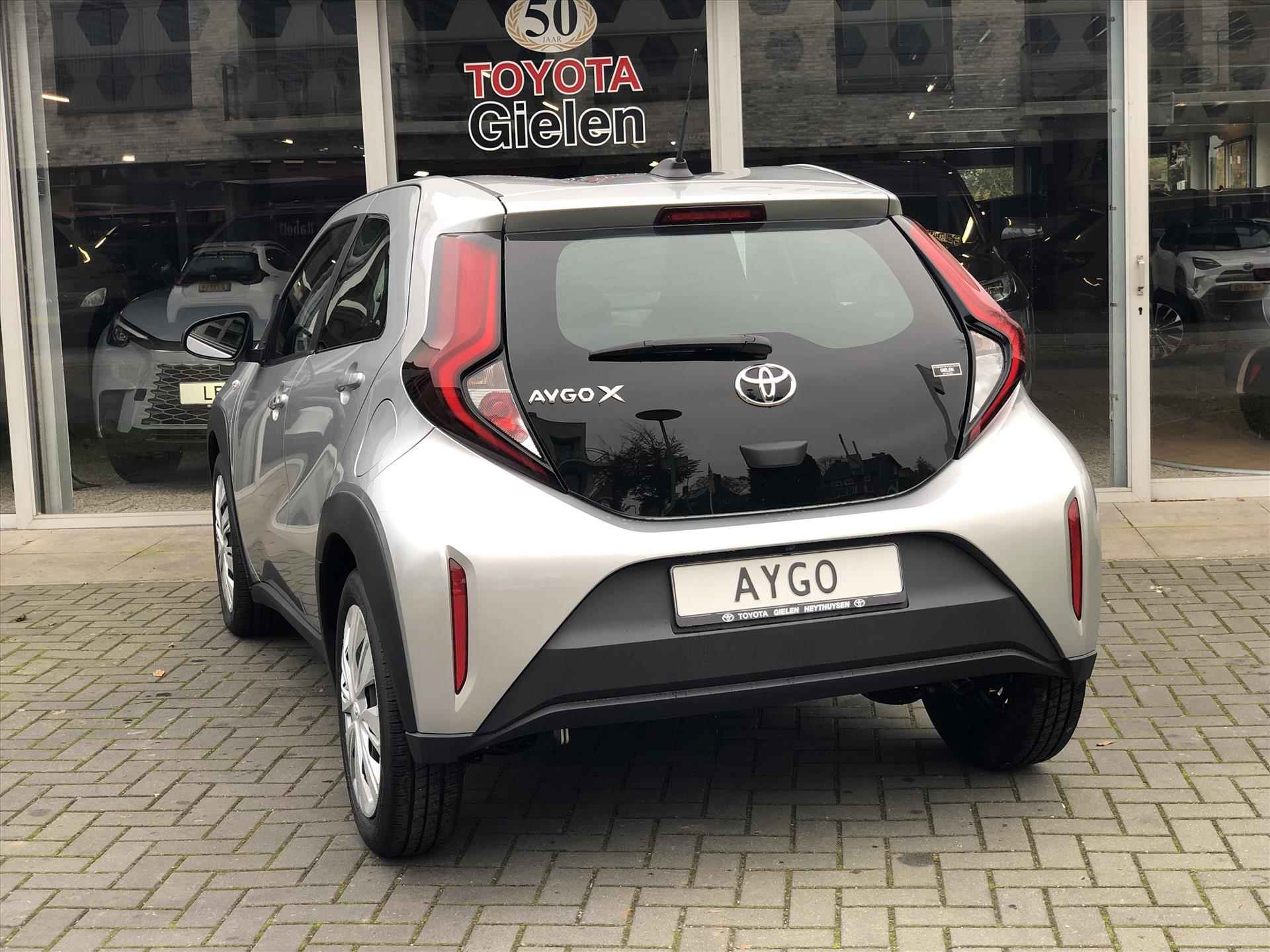 Toyota Aygo X 1.0 VVT-i Play Plus | Apple CarPlay/Android auto, Parkeercamera, Climate control, Stoelverwarming, Keyless - 12/33