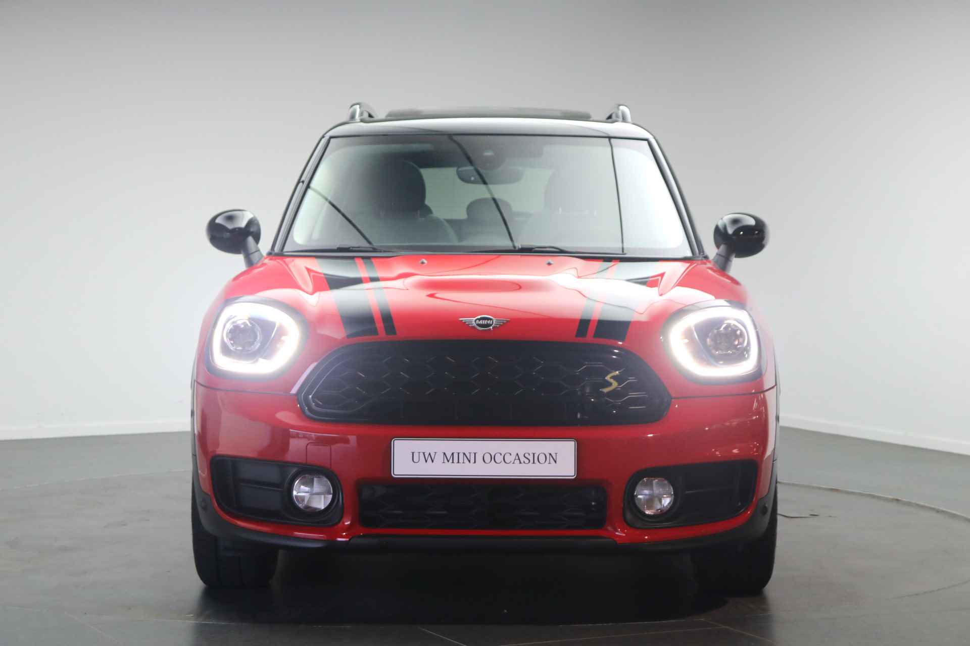 MINI Countryman Cooper SE ALL4 Automaat / Phttps://wheelerdelta.autodata.nl/#/fotovideo/19856572anoramadak / Achteruitrijcamera / 	Active Cruise Control / Comfort Access / Head-Up / Apple CarPlay - 3/26