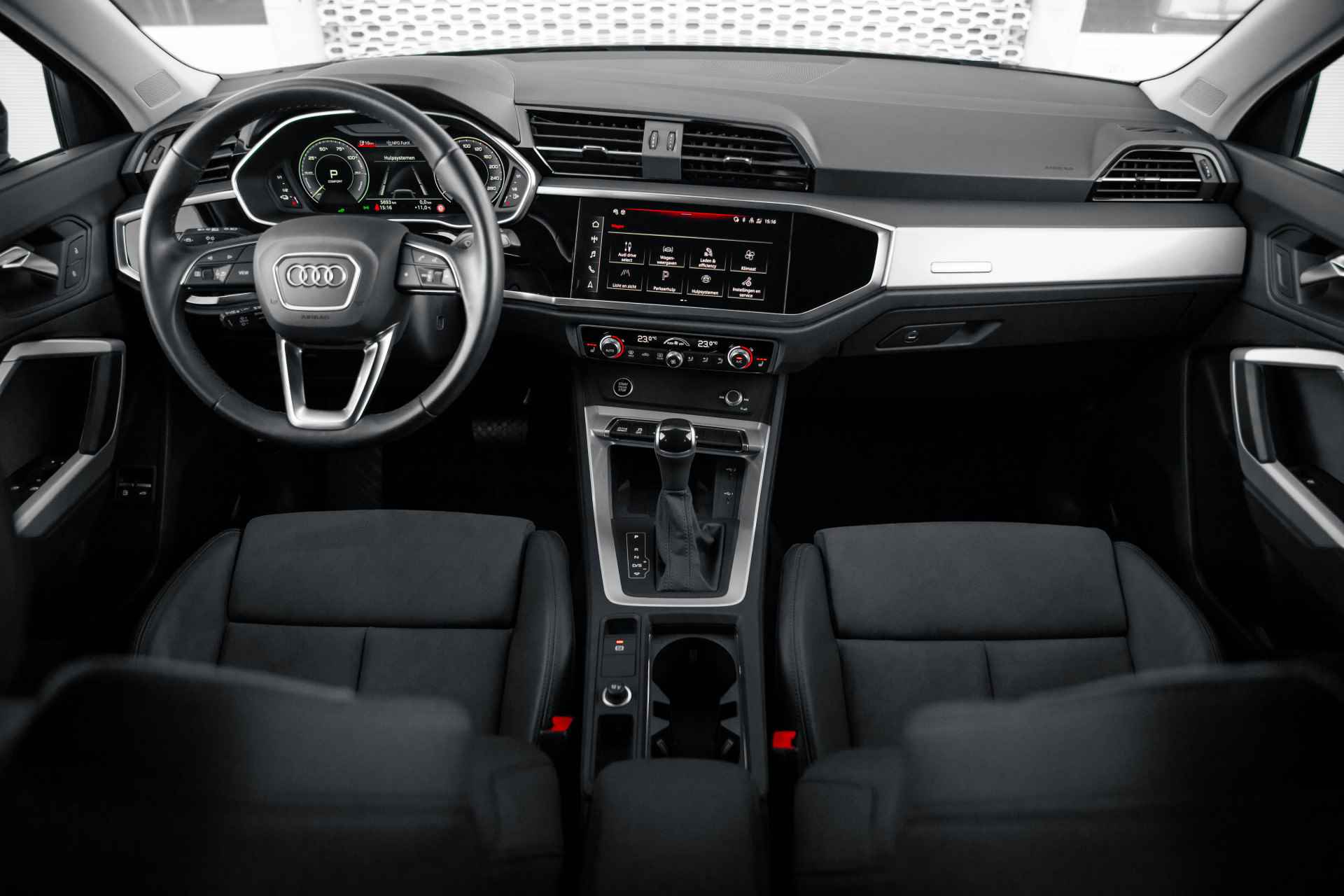 Audi Q3 Sportback 45 TFSI e 245pk S-Line | Keyless | Adaptive cruise | Trekhaak | 19" | Stoelverwarming - 9/47