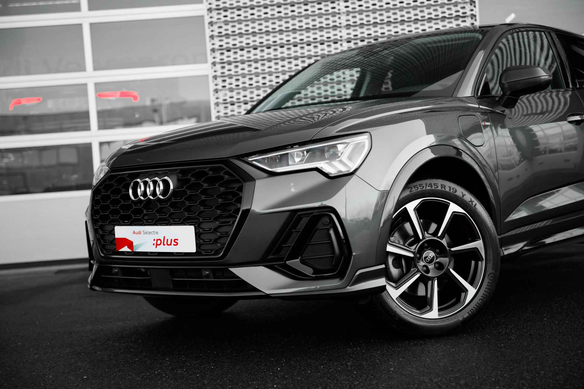 Audi Q3 Sportback 45 TFSI e 245pk S-Line | Keyless | Adaptive cruise | Trekhaak | 19" | Stoelverwarming - 17/47