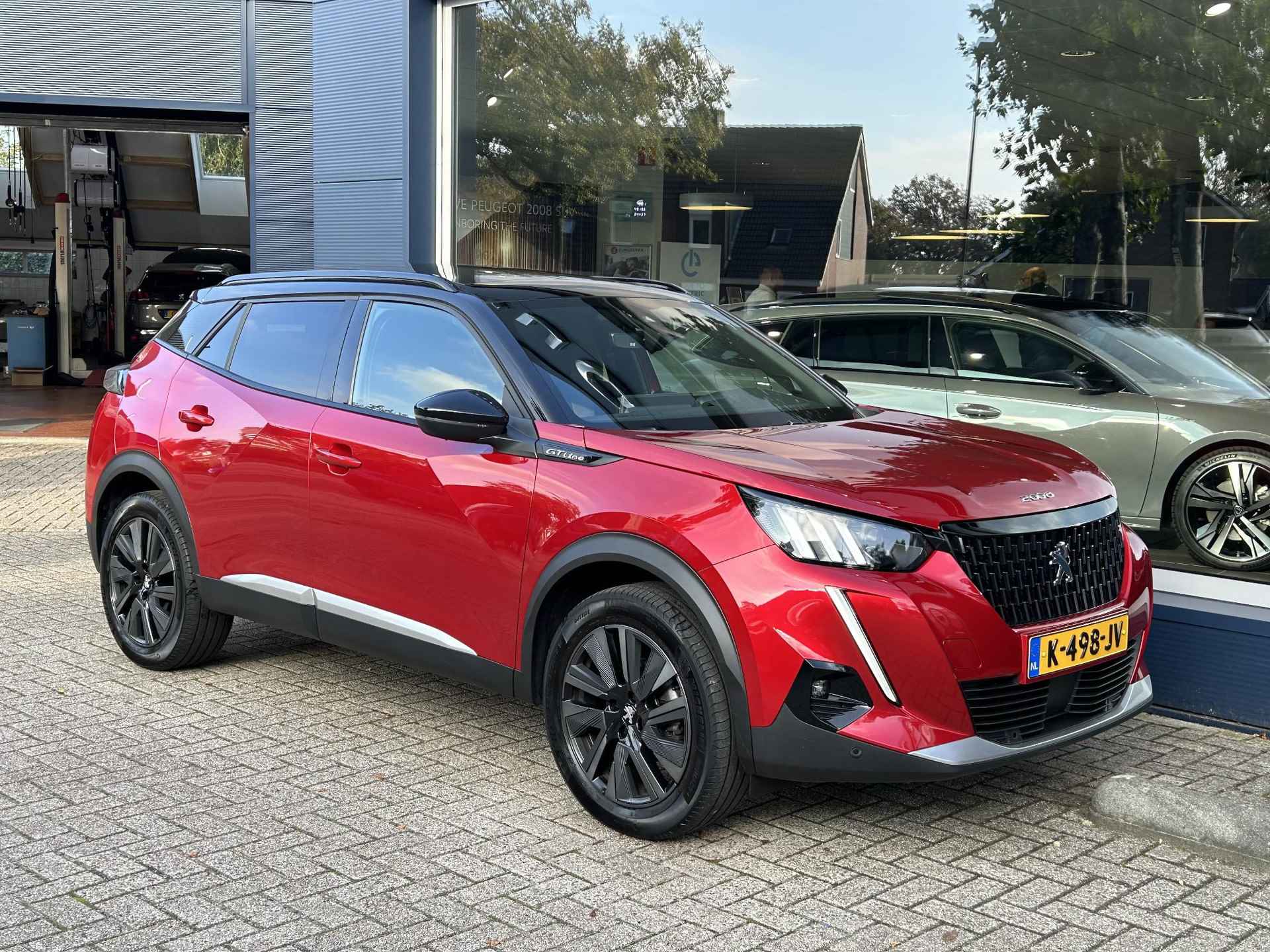 Peugeot 2008 1.2 Turbo 130PK GT-Line | Zeer Complete uitvoering | Panorama dak | Automaat | Trekhaak 1200KG | LED Verlichting | Navigatie | Digitaal dashboard | Camera | Parkeer sensoren | Stoelverwarming - 2/59