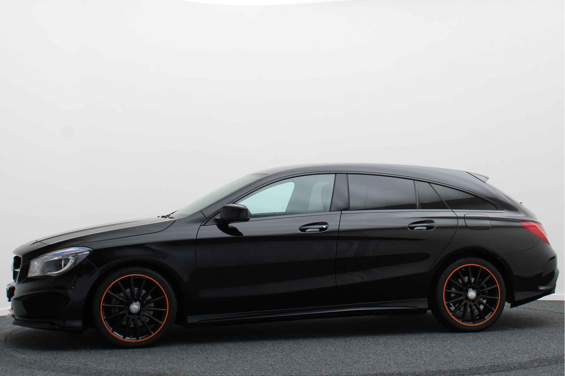 Mercedes-Benz CLA-Klasse Shooting Brake 200 d OrangeArt Edition AMG-Styling, Bi-Xenon, Airco, Cruise, Navigatie, Bluetooth, PDC, 18'' - 7/44