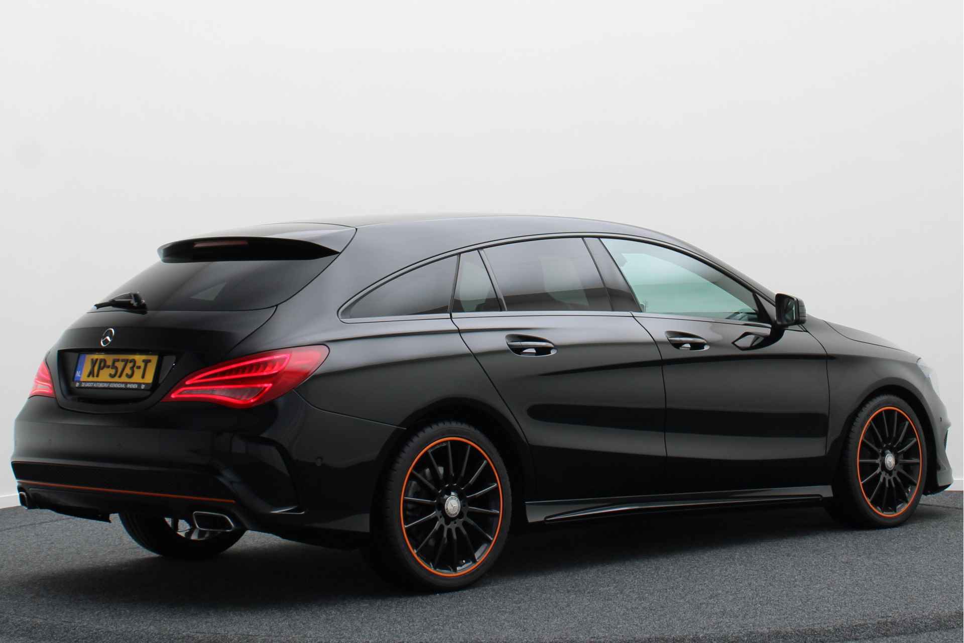 Mercedes-Benz CLA-Klasse Shooting Brake 200 d OrangeArt Edition AMG-Styling, Bi-Xenon, Airco, Cruise, Navigatie, Bluetooth, PDC, 18'' - 17/44