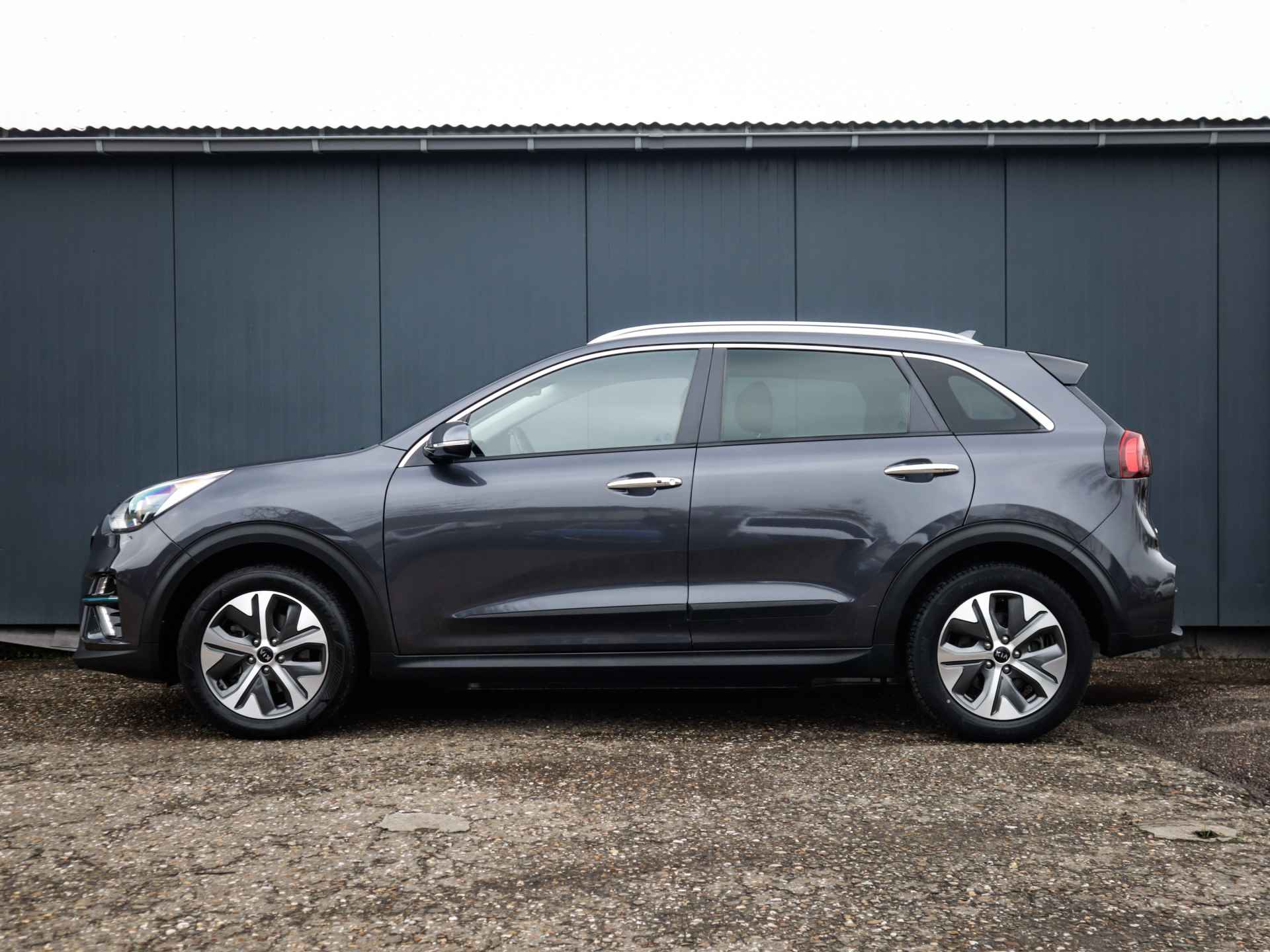 Kia e-Niro DynamicLine 64 kWh (204 PK) (Subsidie Mogelijk) 1e-eig, Kia-Dealer-Ond, 12-Mnd-Bovag, NL-Auto, Half-Leer, Navigatie/Apple-Carplay/android-Auto, Adaptive-Cruise-Control, Keyless-Entry/Start, DAB, LM.-velgen-17inch, Parkeersensoren, Stoel/Stuurverwarming, Privacy-Glas - 44/51