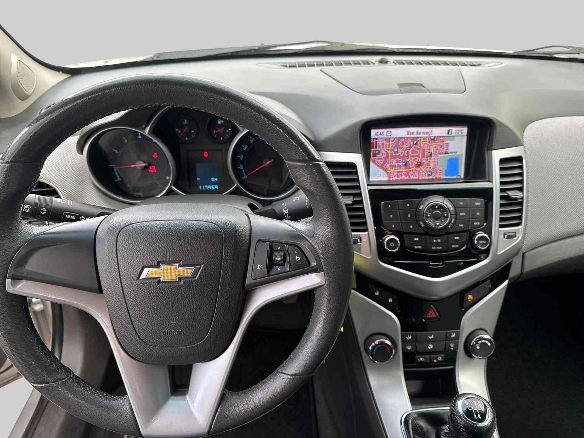 CHEVROLET Cruze  | 1.8 DOHC | 141 PK | 4D LT | TREKHAAK | NAVIGATIE | - 10/21