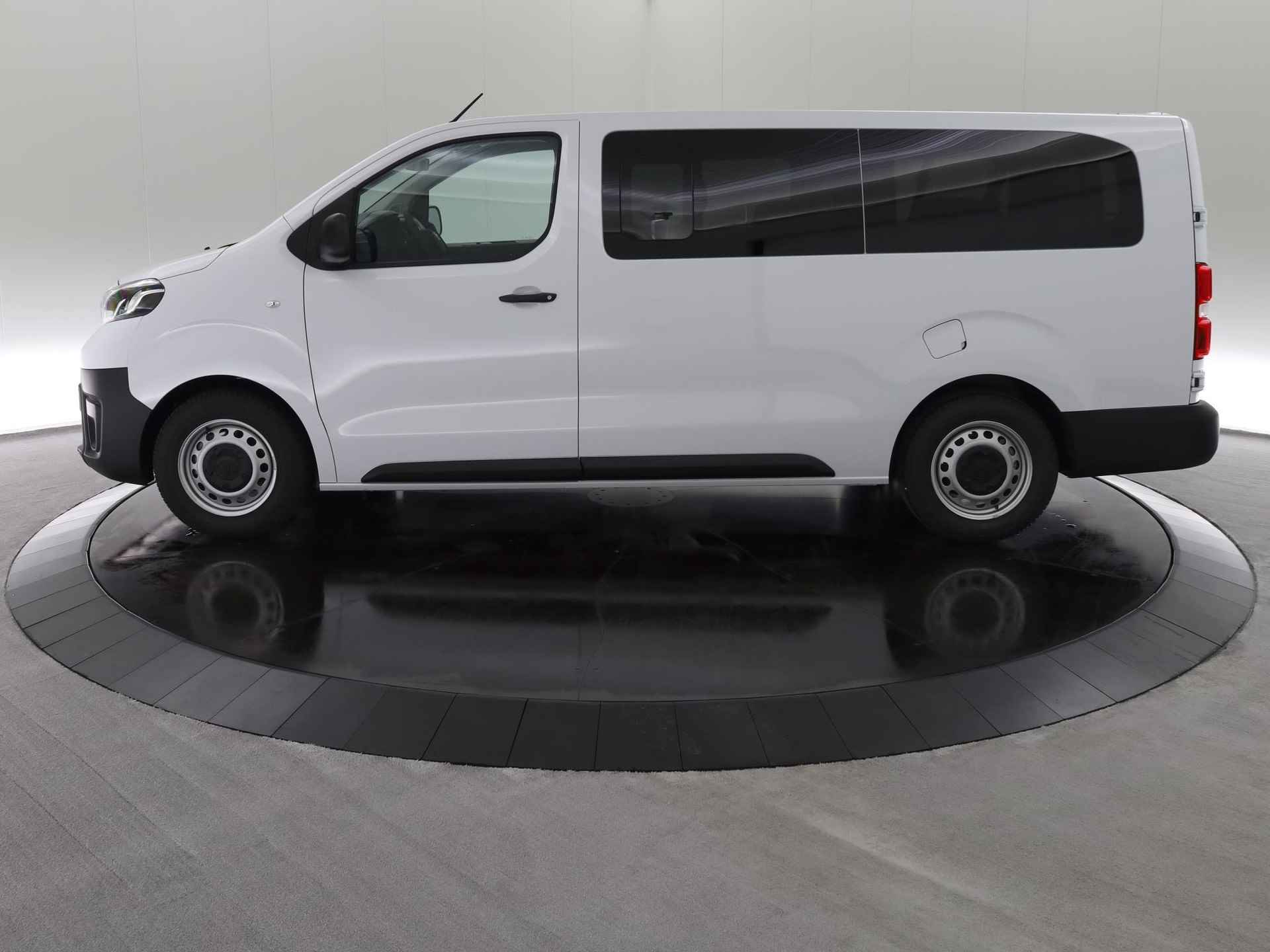 Toyota PROACE Verso 2.0 D-4D L2H1 9-persoons -incl. BTW/BPM - - 2/11