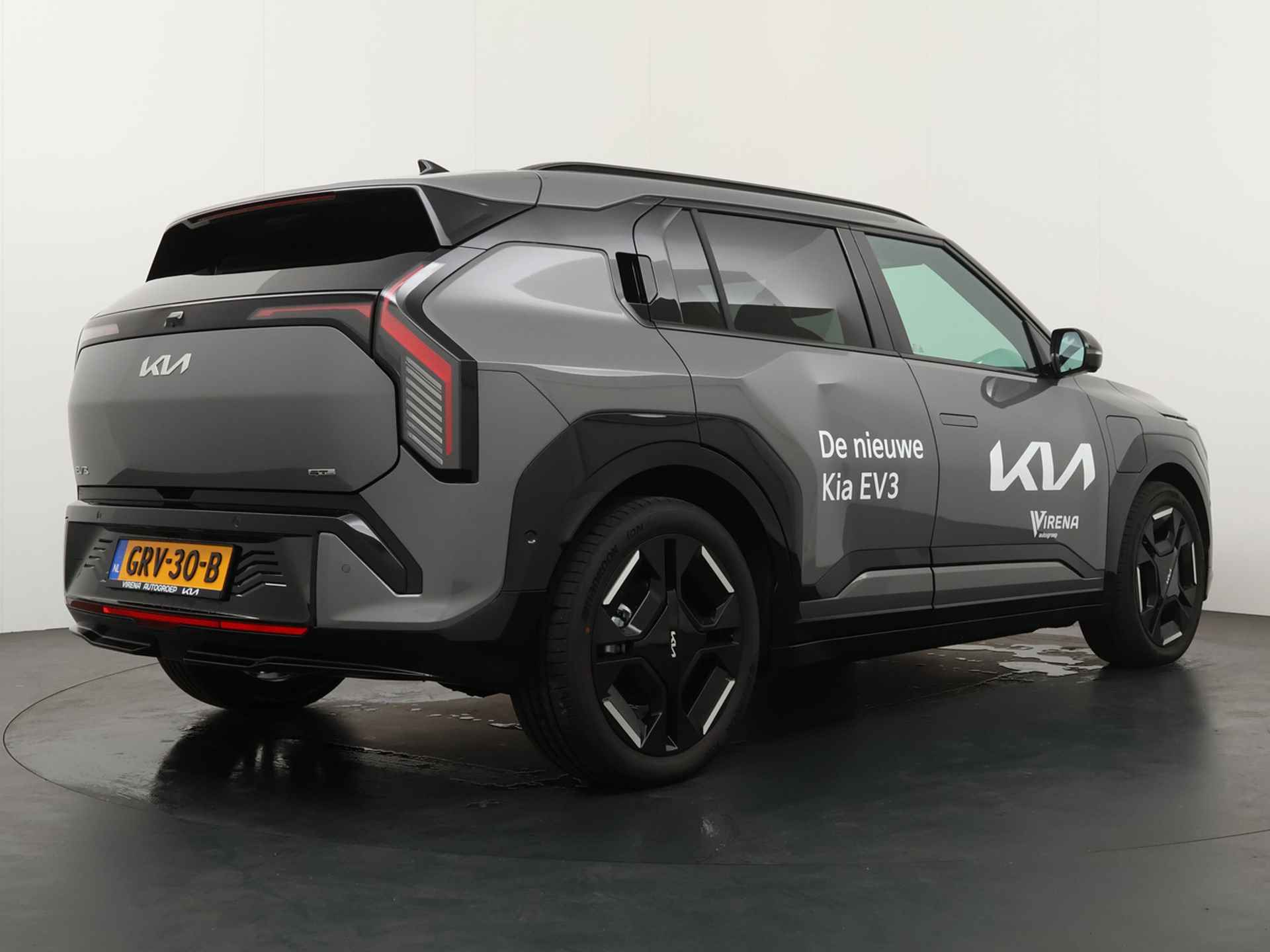 Kia EV3 GT-PlusLine 81.4 kWh - Rijdende Demo - Draadloze Apple CarPlay / Android Auto - Stoel en stuurwiel verwarming - Panoramadak - Harman Kardon Audio - Dodehoek assistent - Fabrieksgarantie tot 11-2031 - 9/45