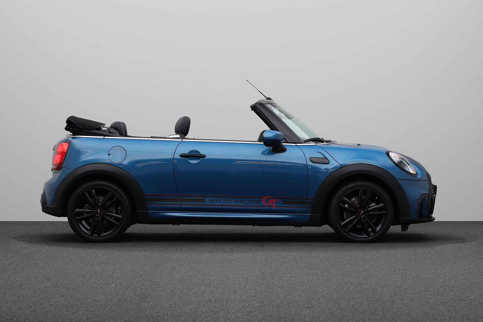 MINI Cabrio 1.5 Cooper Seaside Edition | 17" LM JCW Track Spoke zwart | Harman-Kardon sound system |  MINI Navigatiesysteem |  Stuurwielrand Verwarmd | - 10/33