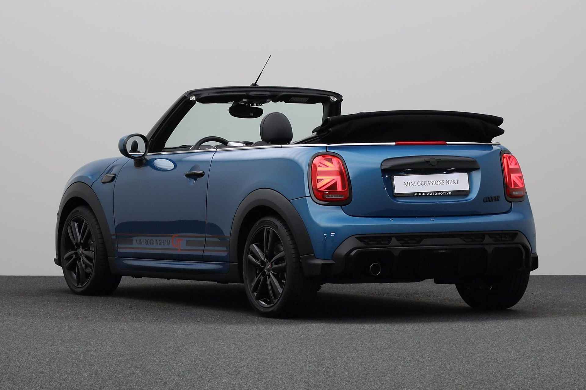 MINI Cabrio 1.5 Cooper Seaside Edition | 17" LM JCW Track Spoke zwart | Harman-Kardon sound system |  MINI Navigatiesysteem |  Stuurwielrand Verwarmd | - 13/33