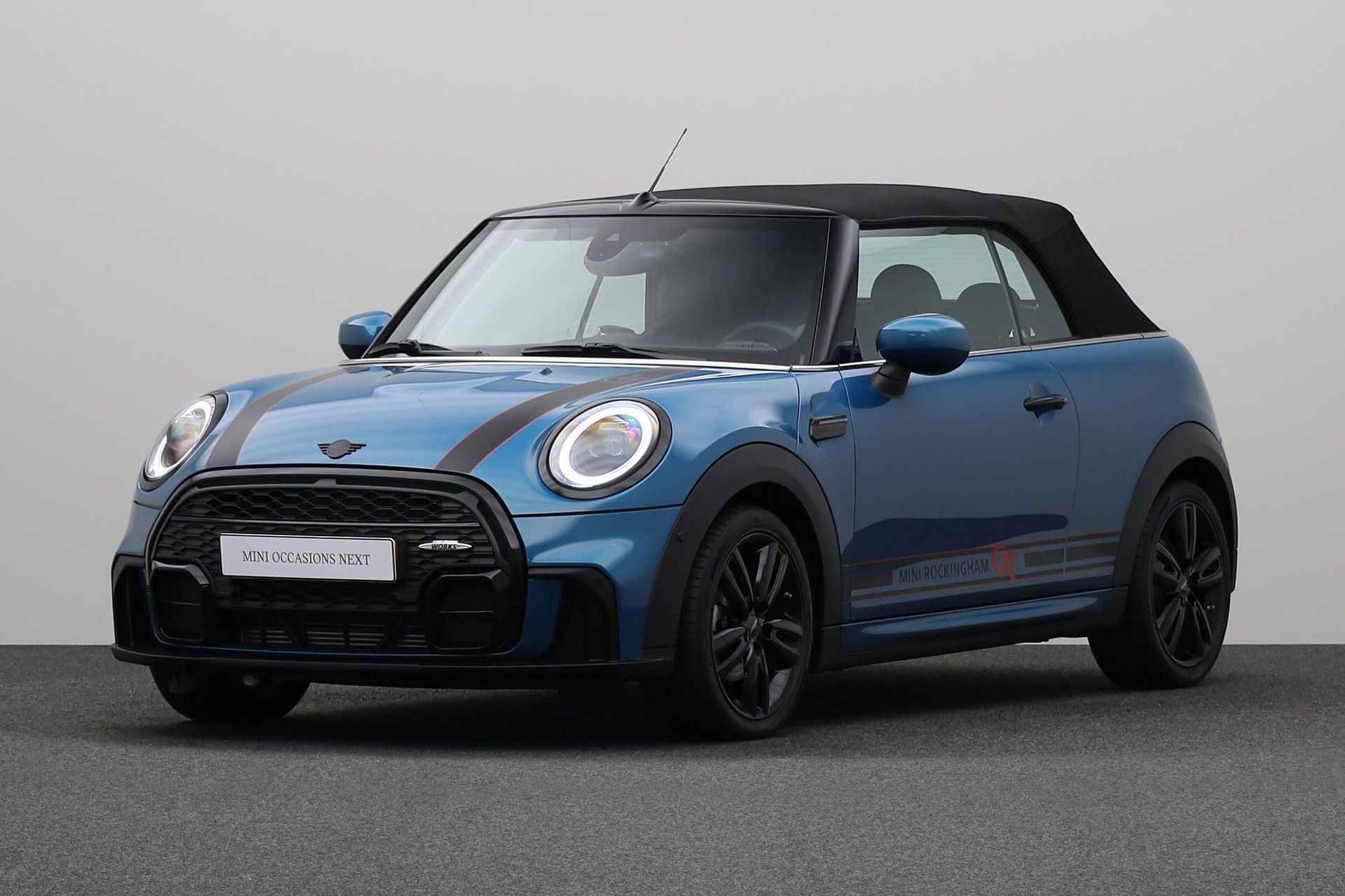 MINI Cabrio 1.5 Cooper Seaside Edition | 17" LM JCW Track Spoke zwart | Harman-Kardon sound system |  MINI Navigatiesysteem |  Stuurwielrand Verwarmd | - 28/33