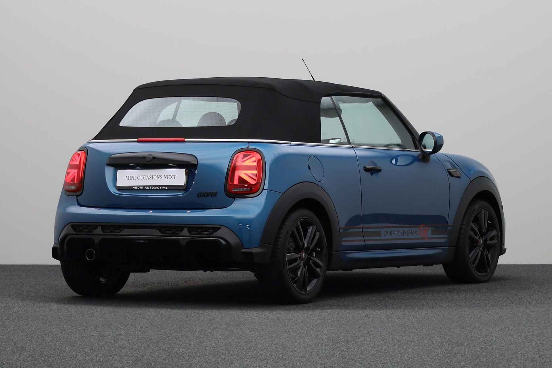 MINI Cabrio 1.5 Cooper Seaside Edition | 17" LM JCW Track Spoke zwart | Harman-Kardon sound system |  MINI Navigatiesysteem |  Stuurwielrand Verwarmd | - 31/33