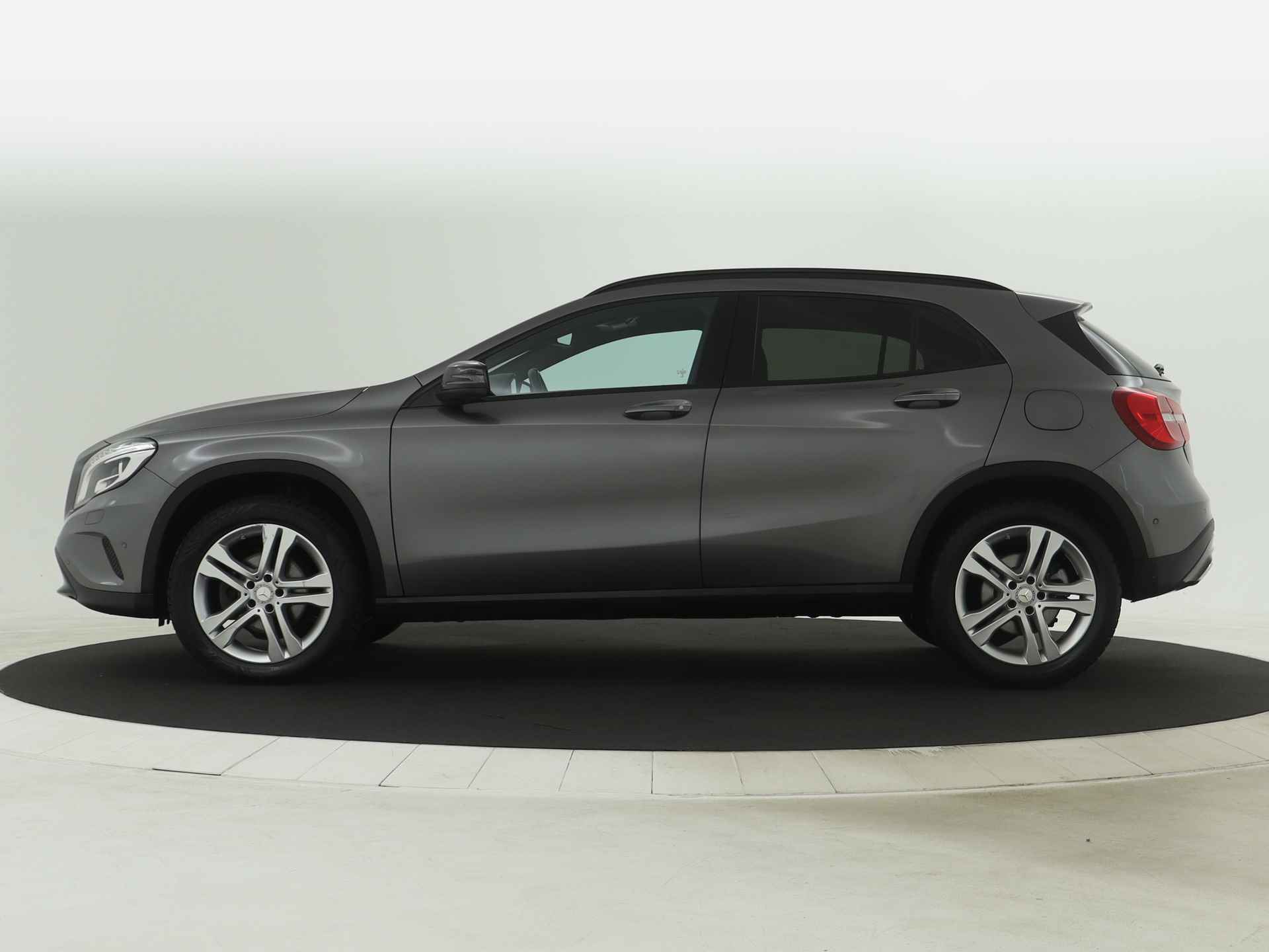 Mercedes-Benz GLA 200 Premium Plus Limited | Navigatie | Memory Seat | Stoelverwarming | - 4/45