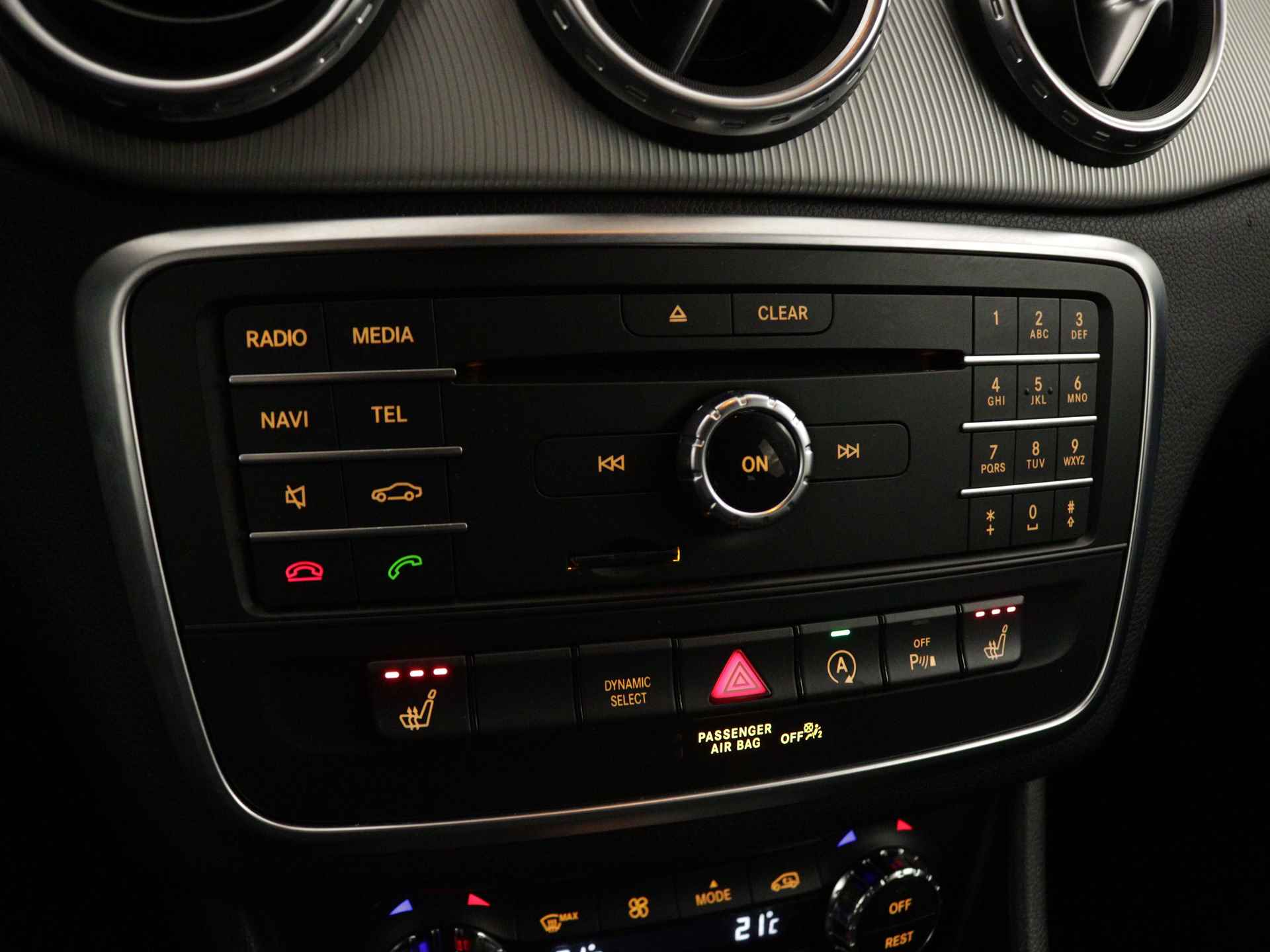 Mercedes-Benz GLA 200 Premium Plus Limited | Navigatie | Memory Seat | Stoelverwarming | - 12/45