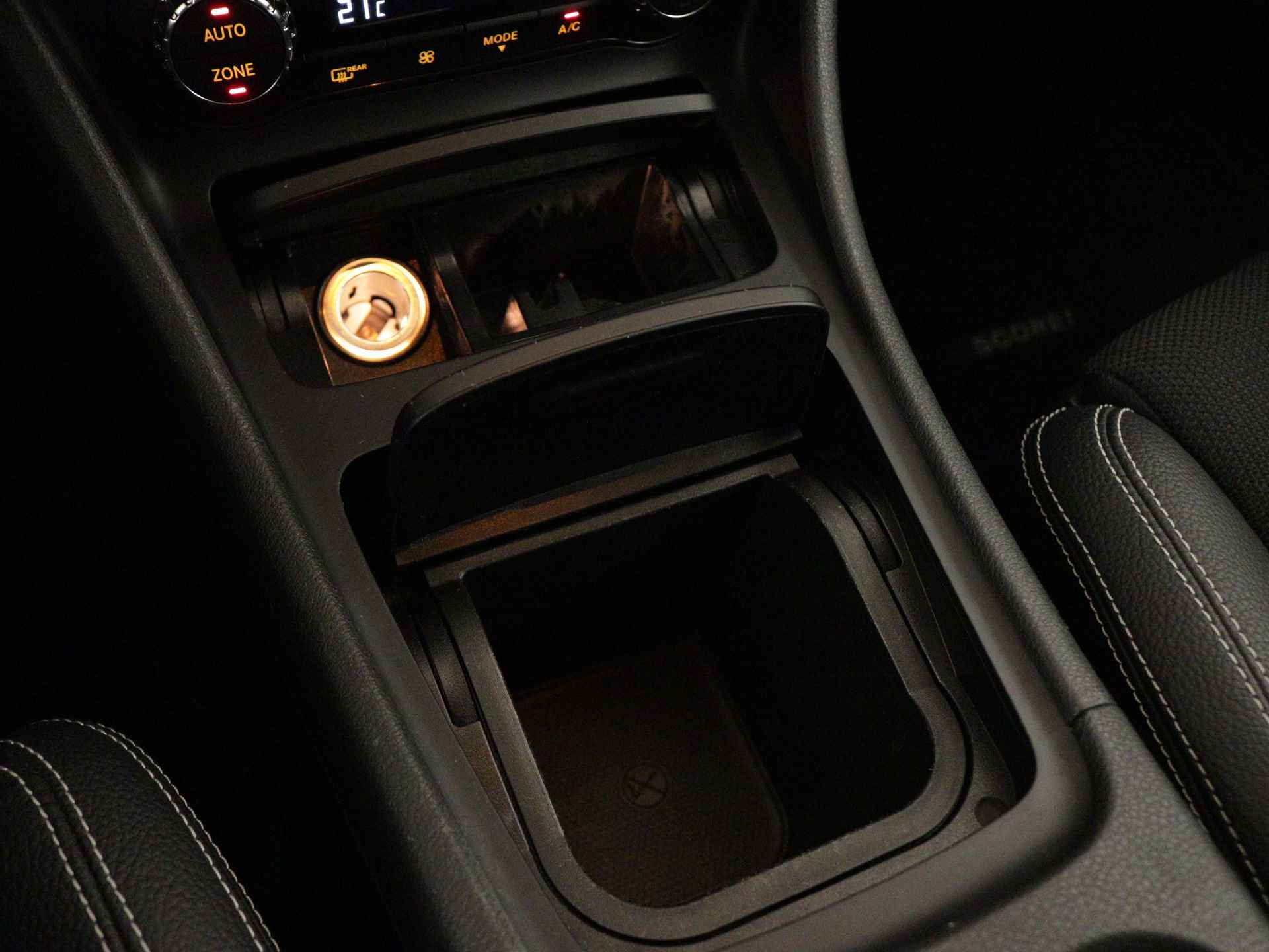 Mercedes-Benz GLA 200 Premium Plus Limited | Navigatie | Memory Seat | Stoelverwarming | - 37/45