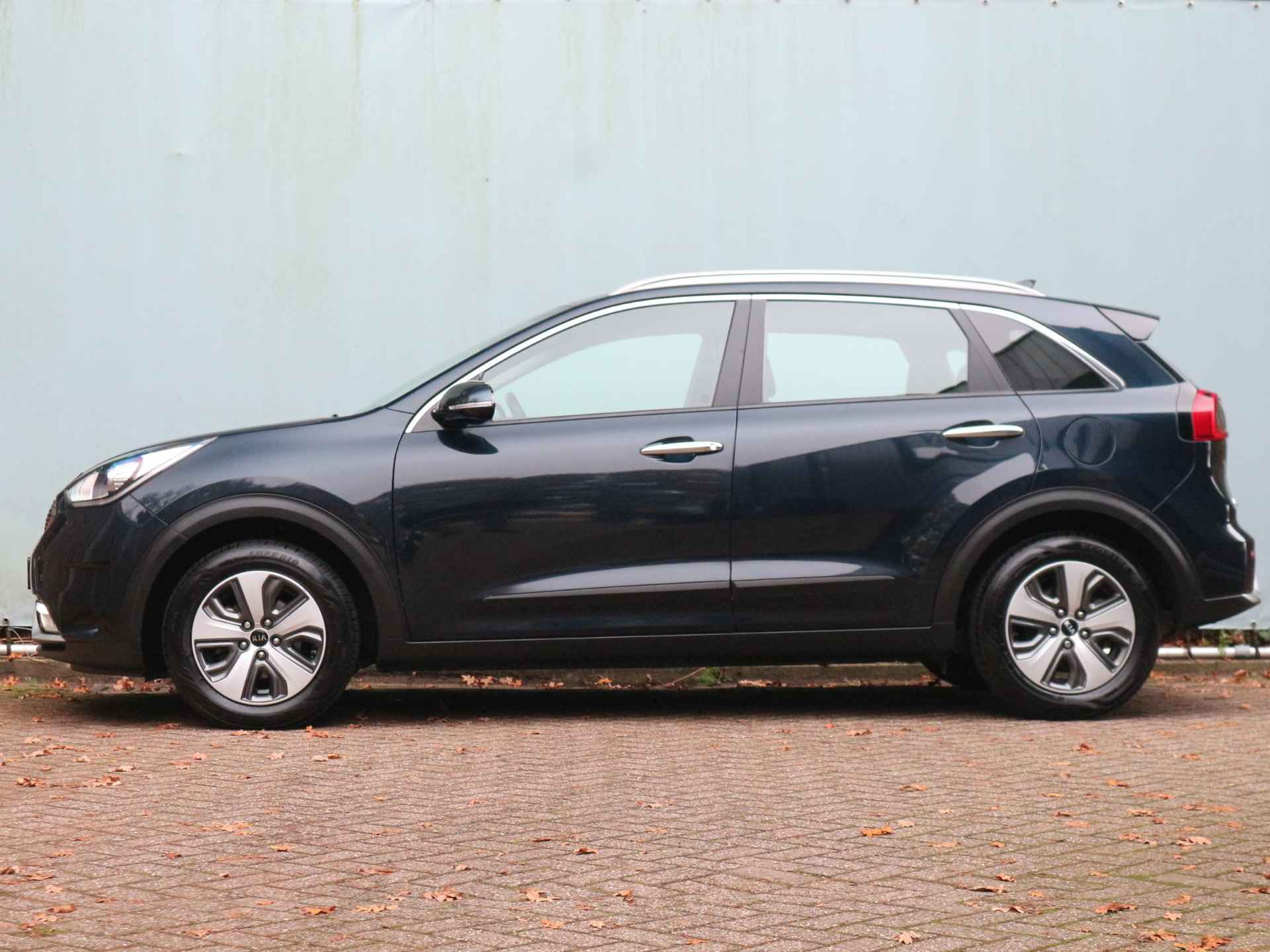 Kia Niro 1.6 GDi Hybrid DynamicLine / Camera / Navigatie - 2/31