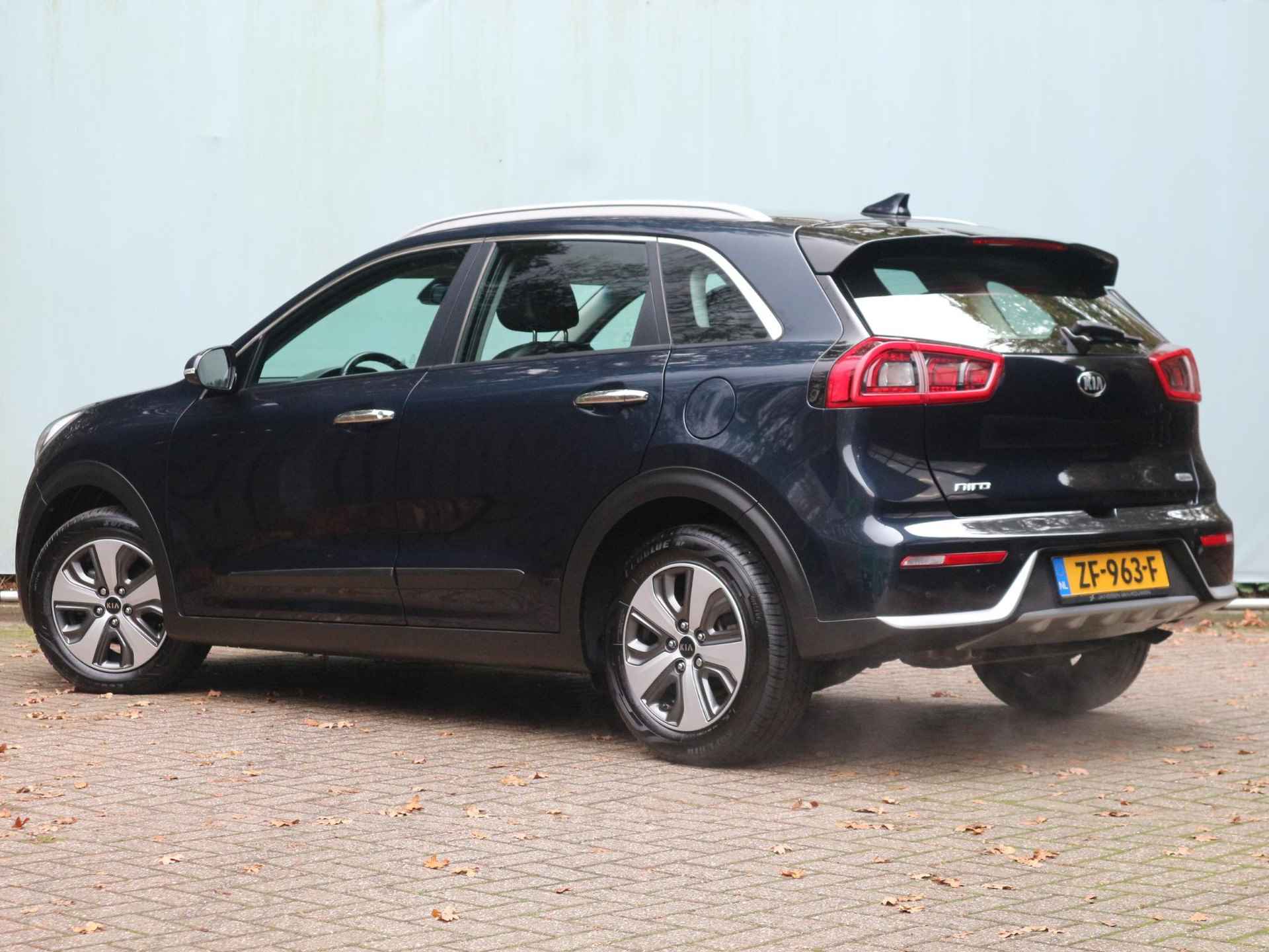 Kia Niro 1.6 GDi Hybrid DynamicLine / Camera / Navigatie - 25/31