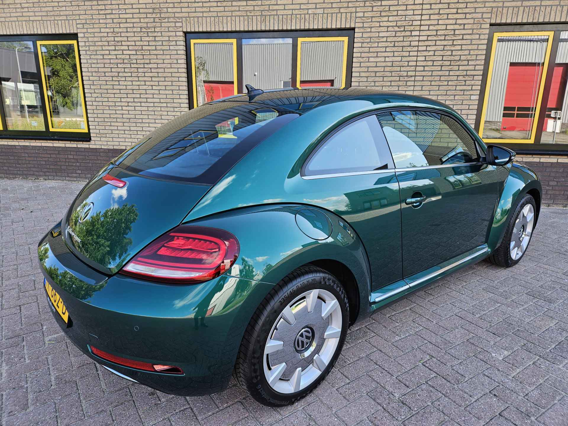 Volkswagen Beetle 1.2 TSI Exclusive Series laatste org Nederlands geleverd. - 7/24