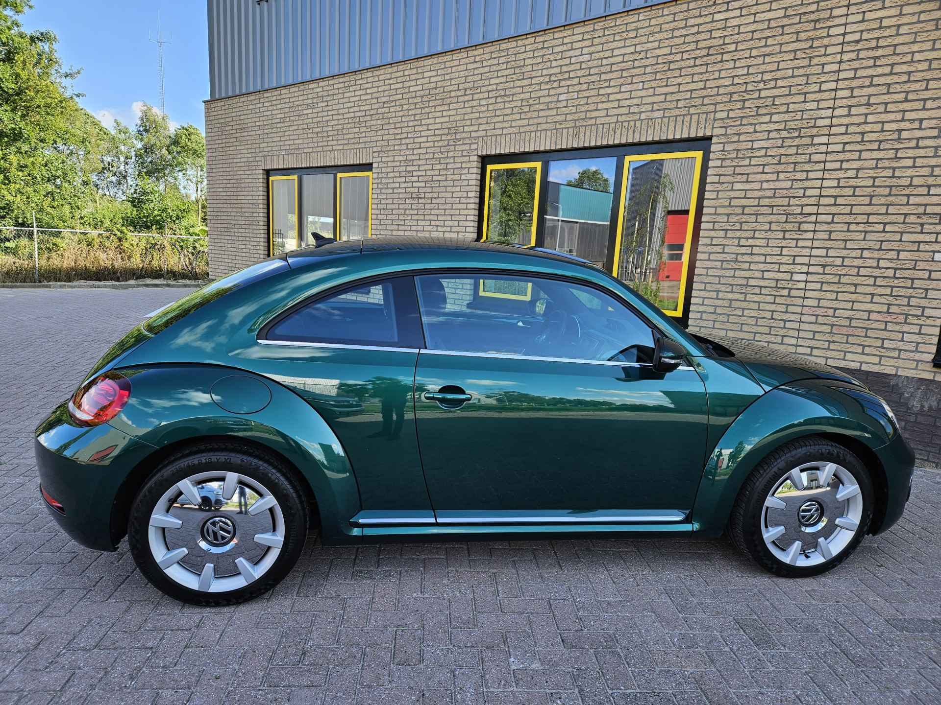 Volkswagen Beetle 1.2 TSI Exclusive Series laatste org Nederlands geleverd. - 8/24