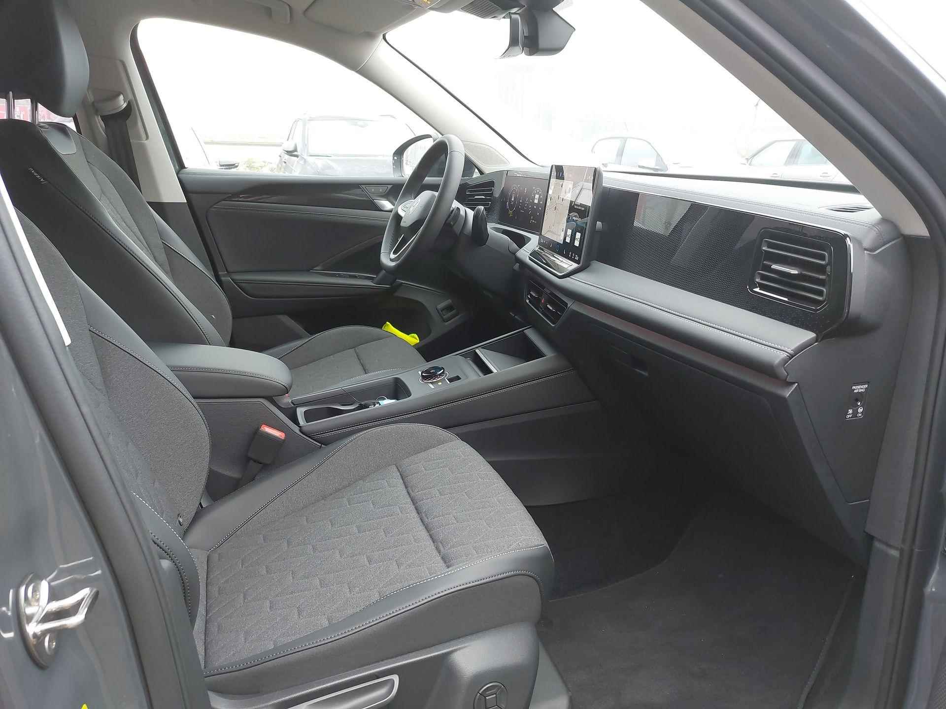 Volkswagen Tiguan Life Edition 1.5 eTSI 130 pk 7 versn. DSG · Comfort pakket · Velgen Napoli', 18 inch lichtmetaal · Draadloze telefoonlader · - 11/15