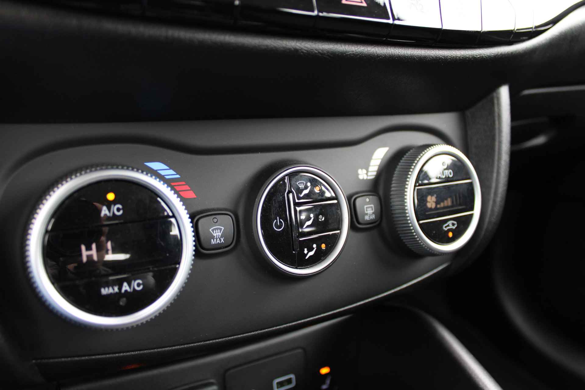 Fiat Tipo Stationwagon 1.0 T 100 Life | Climate Control | Apple Carplay/Android Auto | Stoelverwarming | Parkeersensoren Achter - 17/22