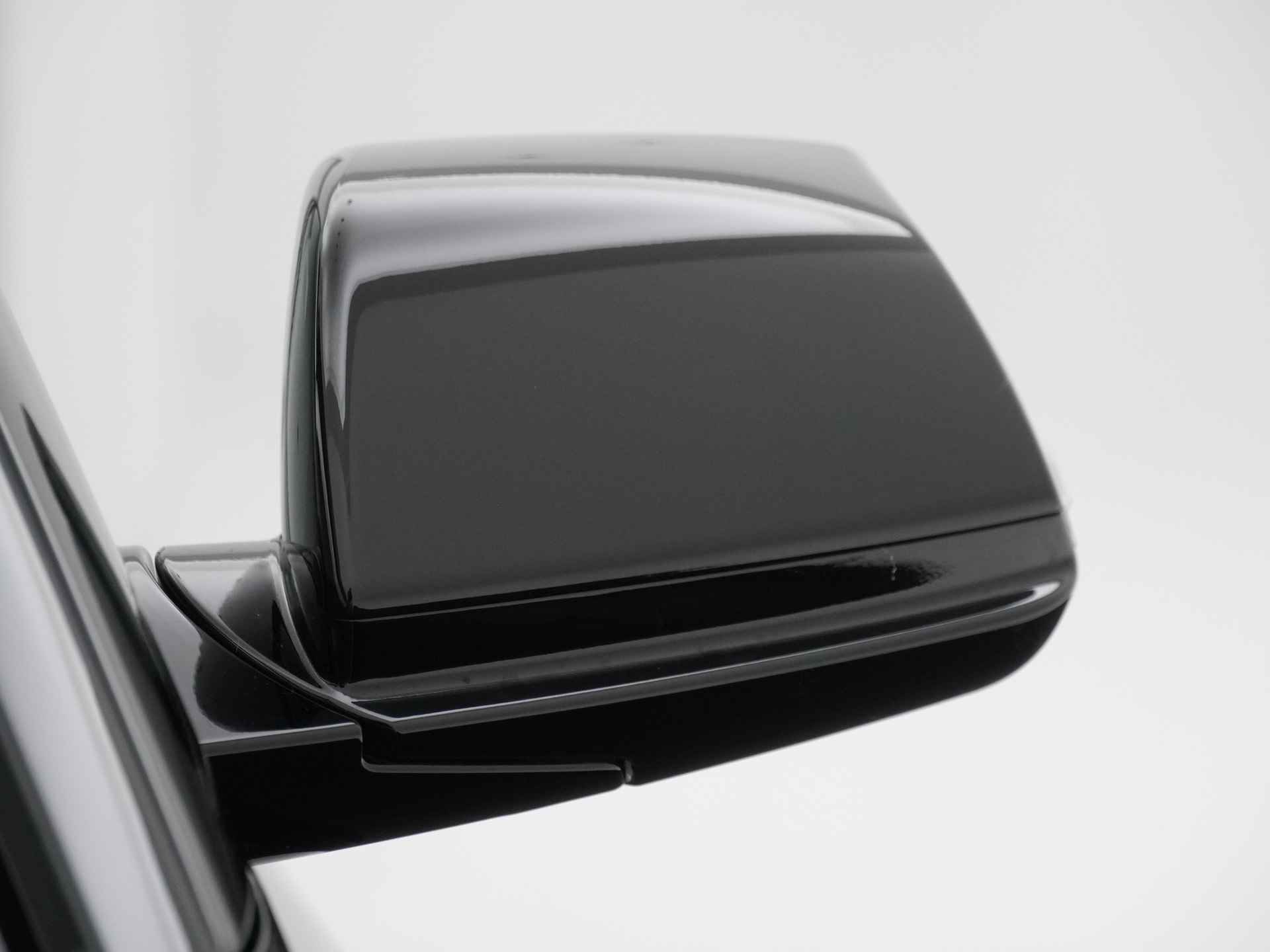 Kia Niro EV DynamicLine 64.8 kWh * Nieuw uit voorraad leverbaar en €2.950,- Subsidie beschikbaar * - Navigatie - Apple Carplay/Android Auto - Parkeersensoren voor en achter - Batterijverwarming - 100kW snellader - Fabrieksgarantie tot 2031 - 14/53