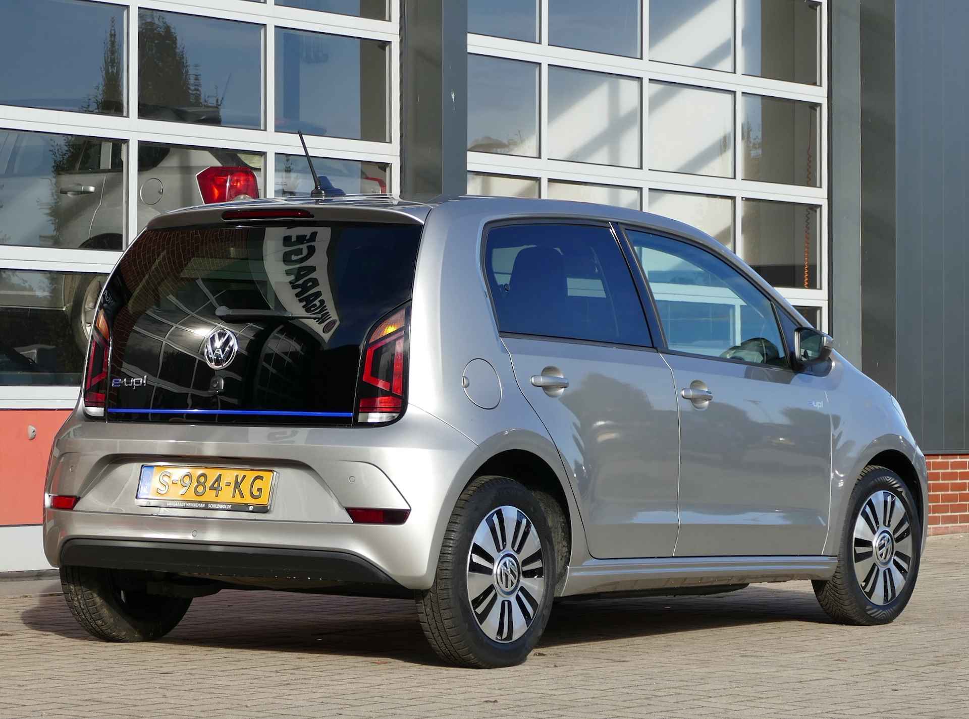 Volkswagen e-Up! | cruise control |stoelverwarming | all-season-banden | €2000,- subsidie mogelijk - 2/44